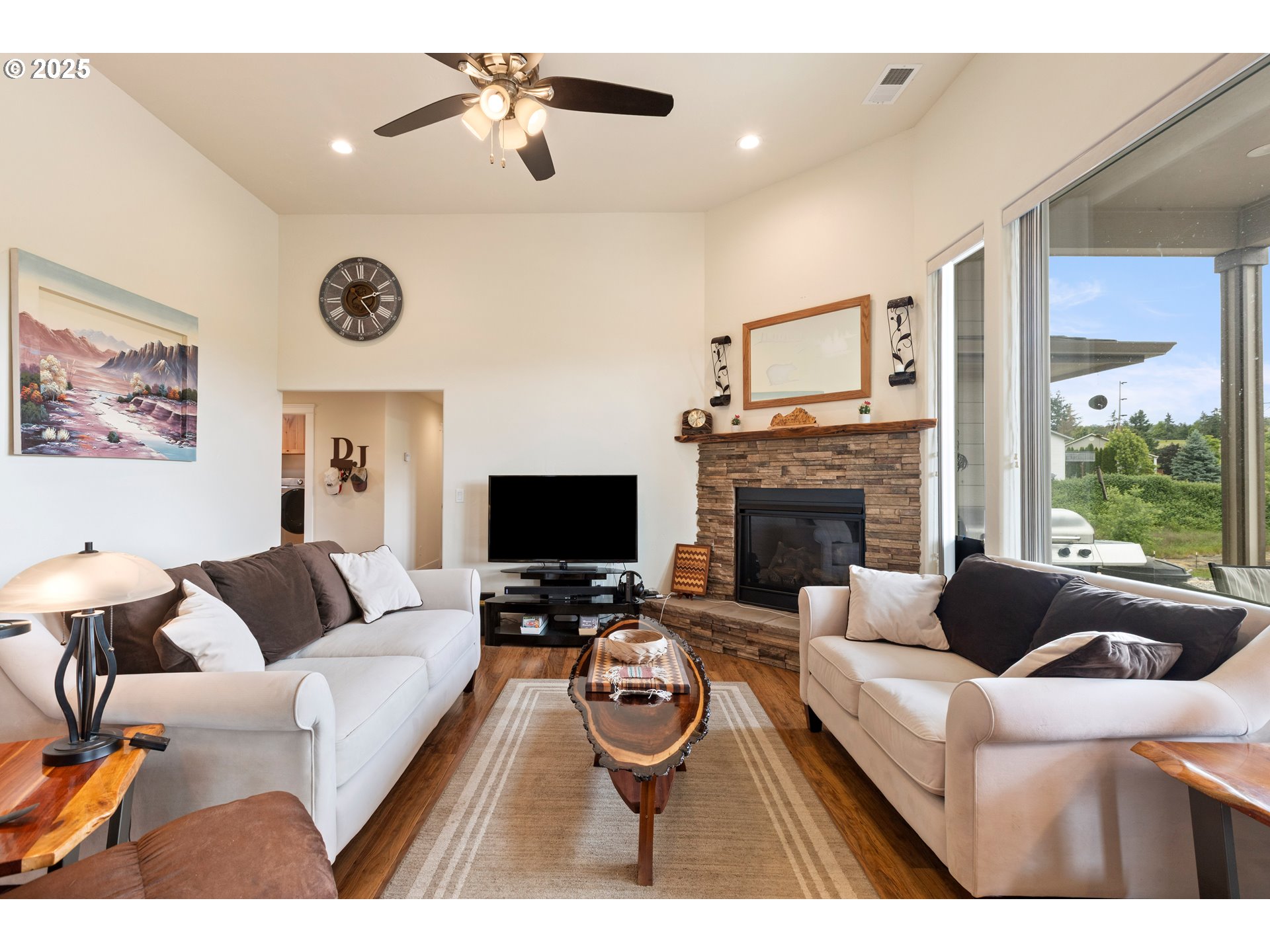 910 SWALLOW AVE, Sutherlin, OR, 97479