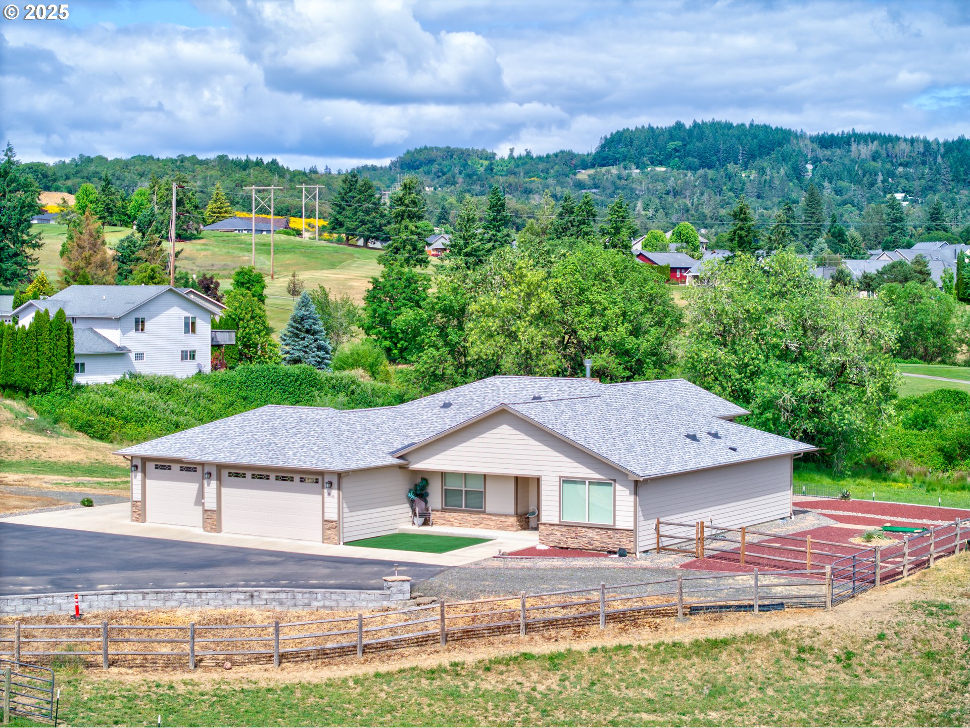 910 SWALLOW AVE, Sutherlin, OR, 97479