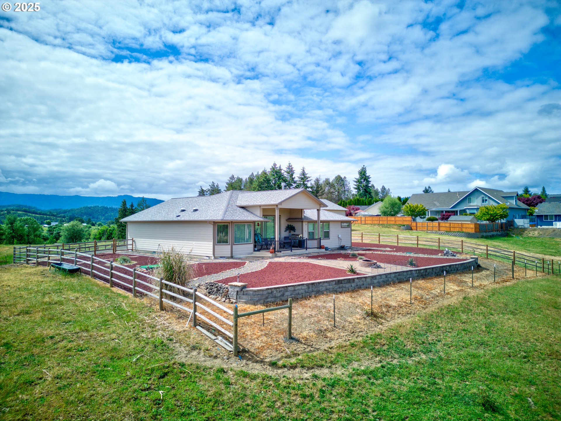 910 SWALLOW AVE, Sutherlin, OR, 97479