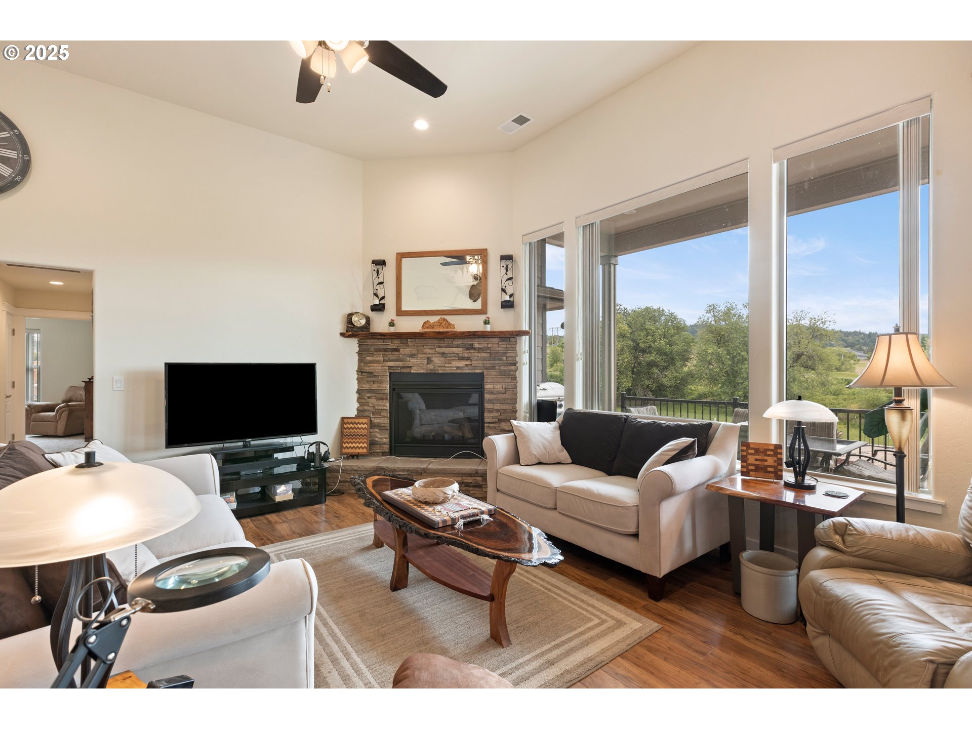 910 SWALLOW AVE, Sutherlin, OR, 97479