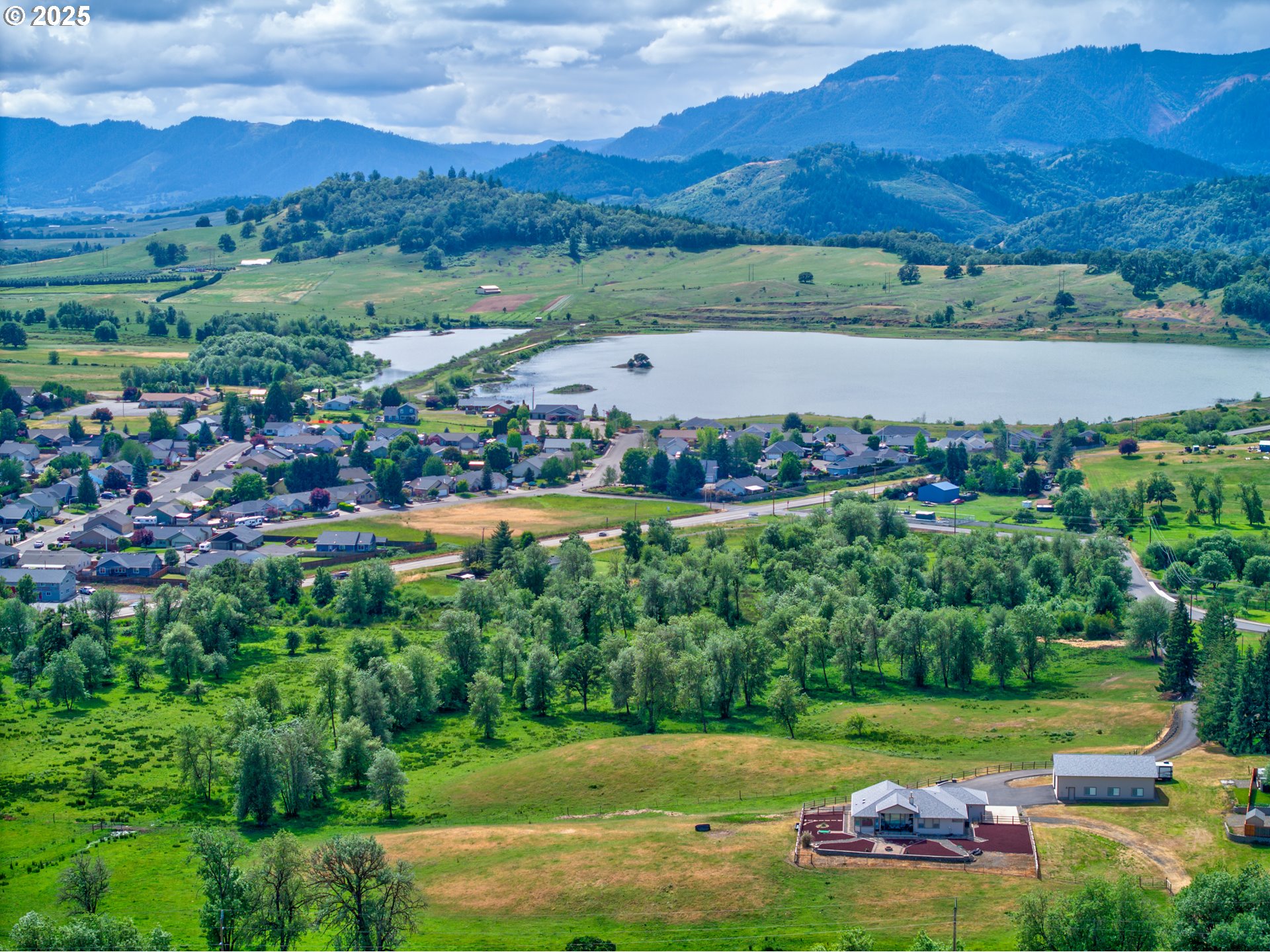 910 SWALLOW AVE, Sutherlin, OR, 97479