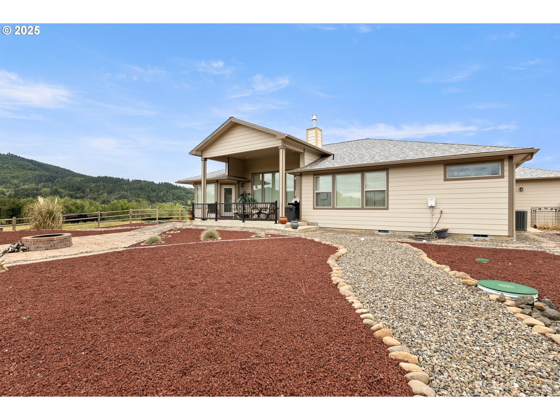 910 SWALLOW AVE, Sutherlin, OR, 97479