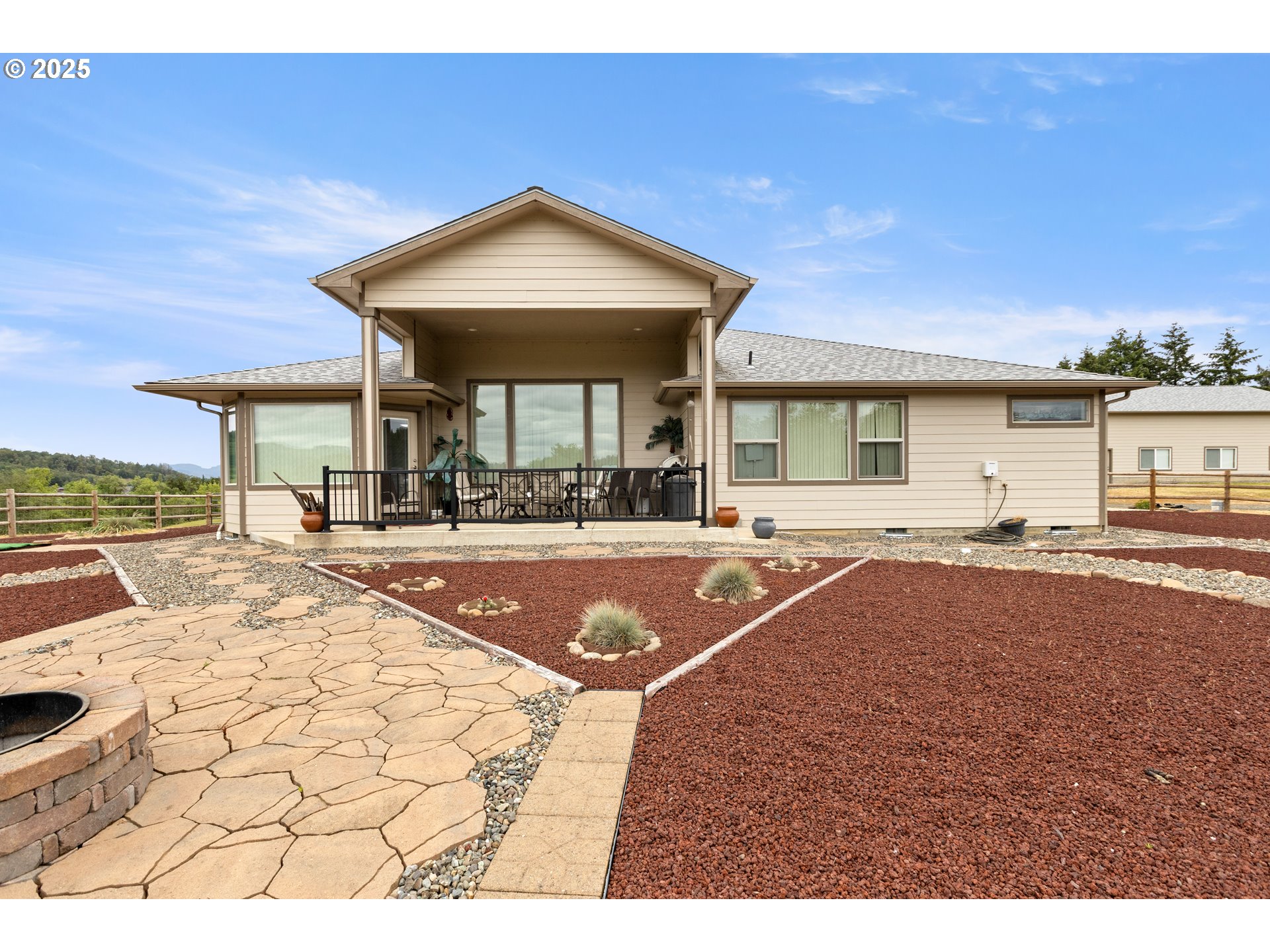 910 SWALLOW AVE, Sutherlin, OR, 97479