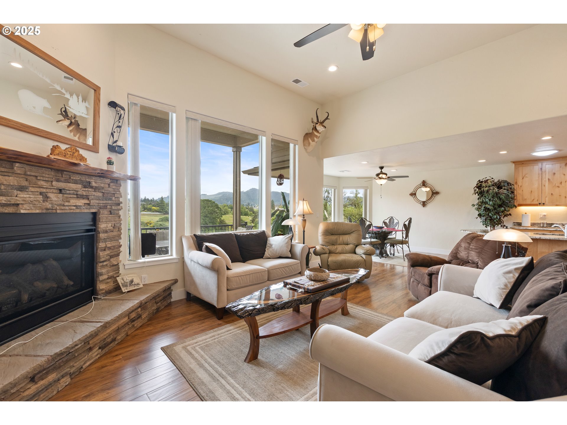 910 SWALLOW AVE, Sutherlin, OR, 97479