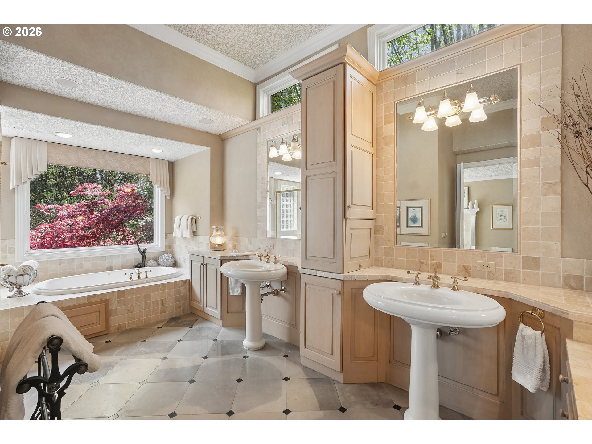 13616 NW GLENDOVEER DR, Portland, OR, 97231