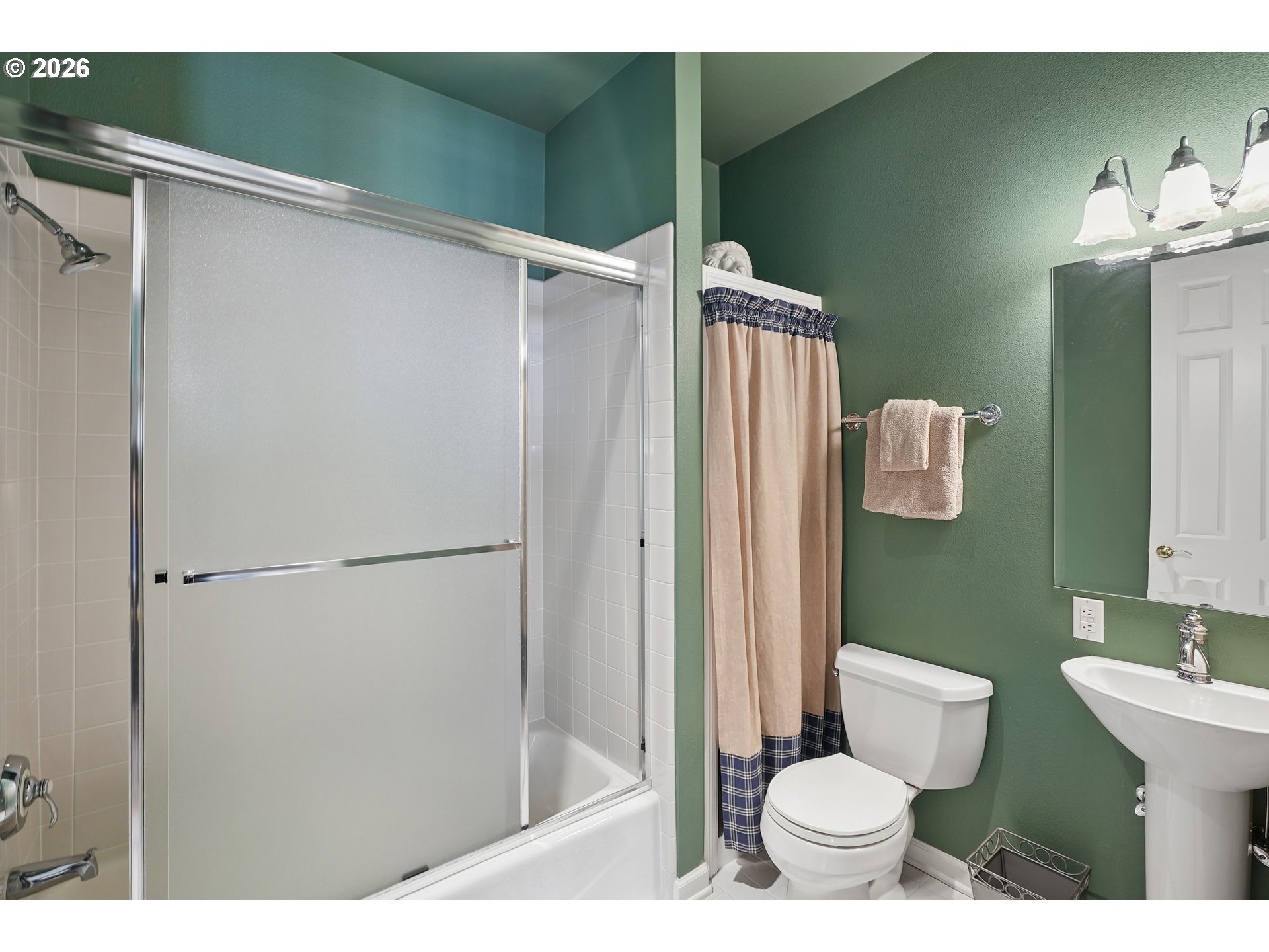 13616 NW GLENDOVEER DR, Portland, OR, 97231