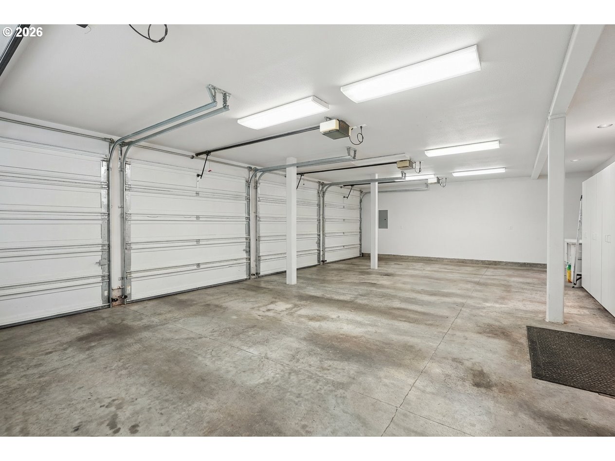 13616 NW GLENDOVEER DR, Portland, OR, 97231