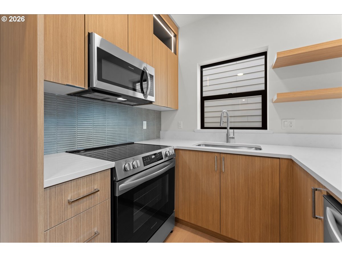 7880 SE 70th AVE, Portland, OR, 97206