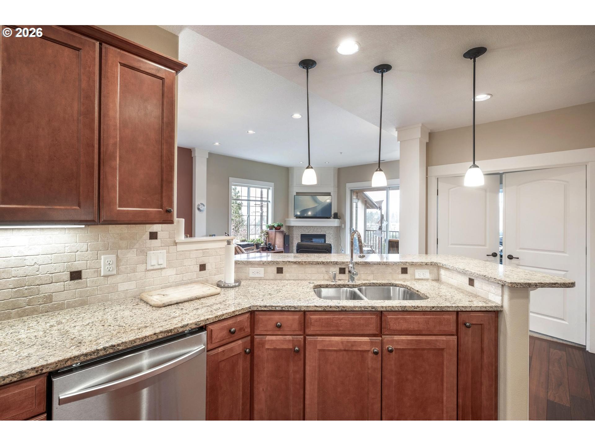 Photo #14: 229931485 Listing: Photo #14