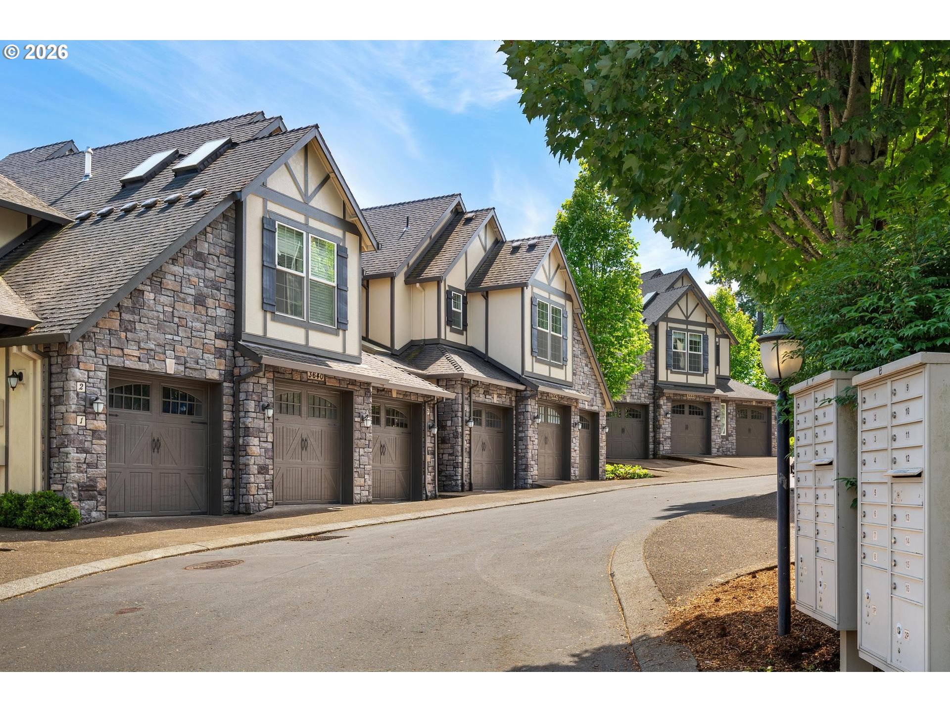 Photo #2: 229931485 Listing: Photo #2