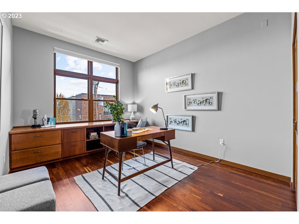 Photo #3: 23000728 Listing 