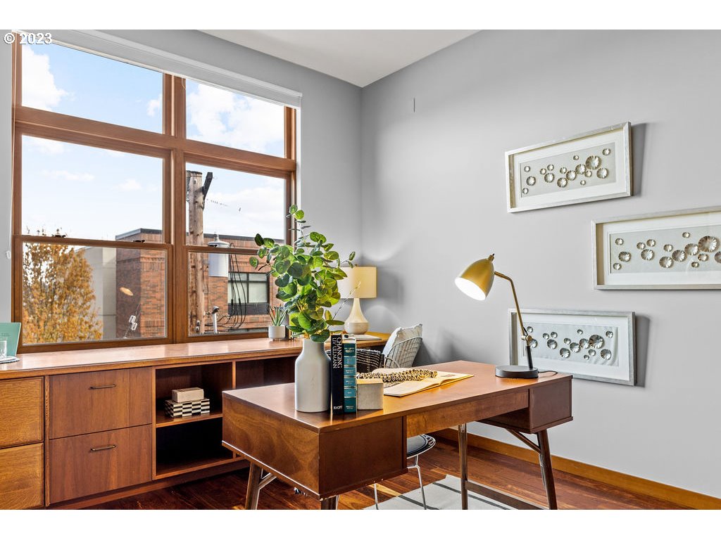 Photo #4: 23000728 Listing 