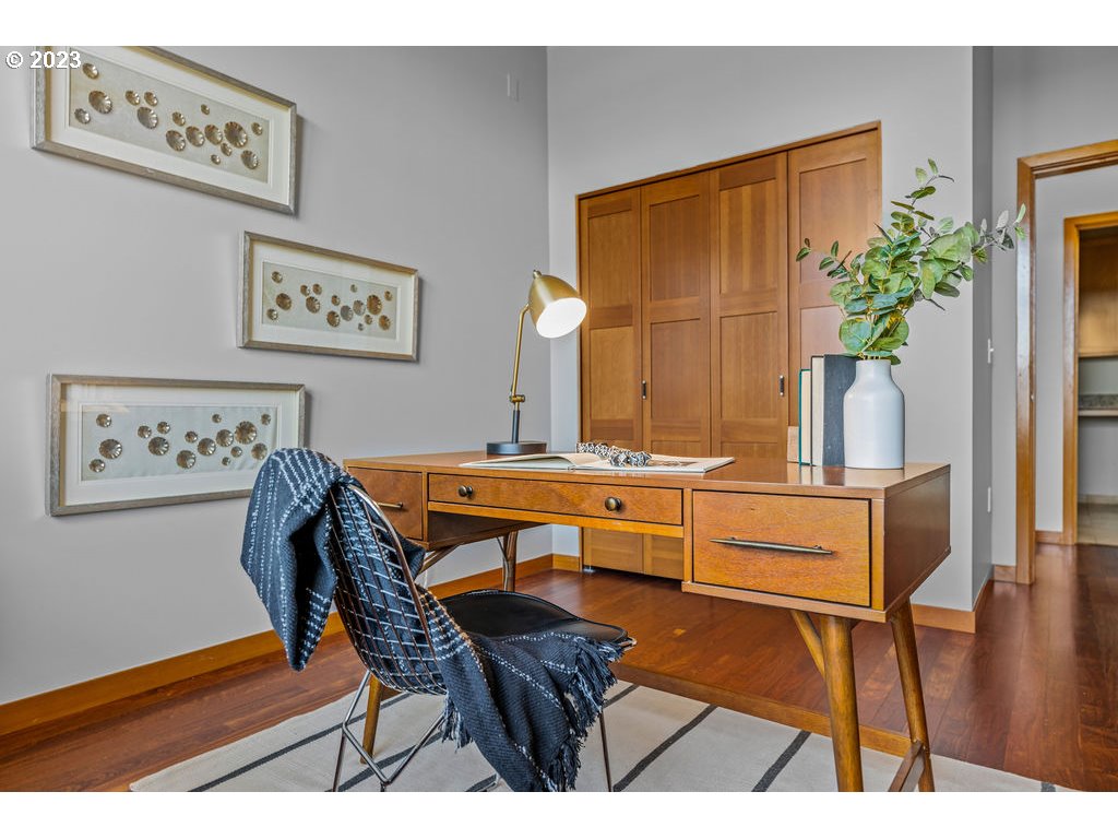 Photo #5: 23000728 Listing 