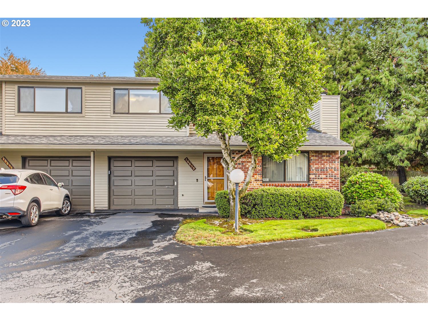 Photo #2: 23000838 Listing 