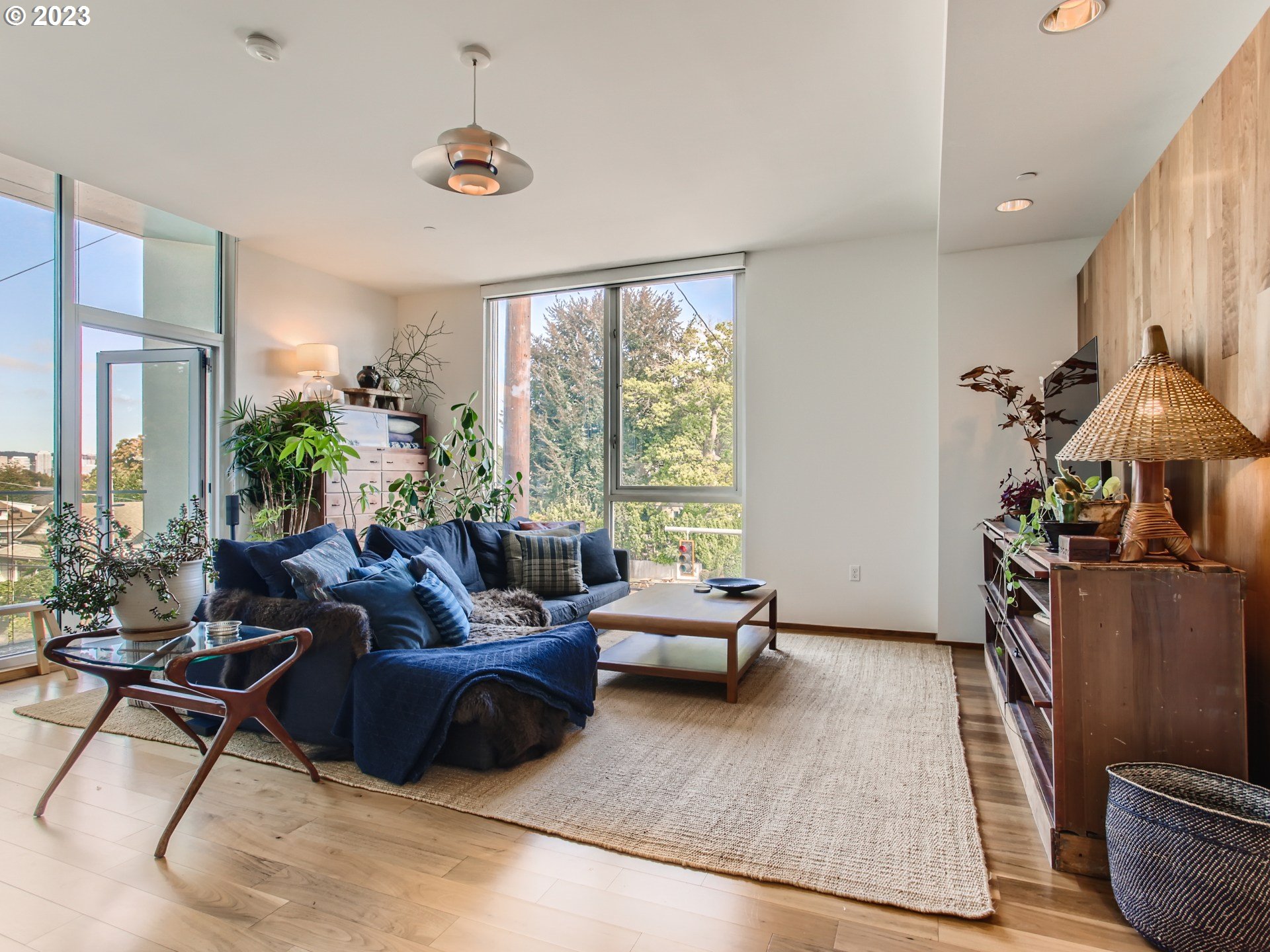 Photo #4: 23008952 Listing 