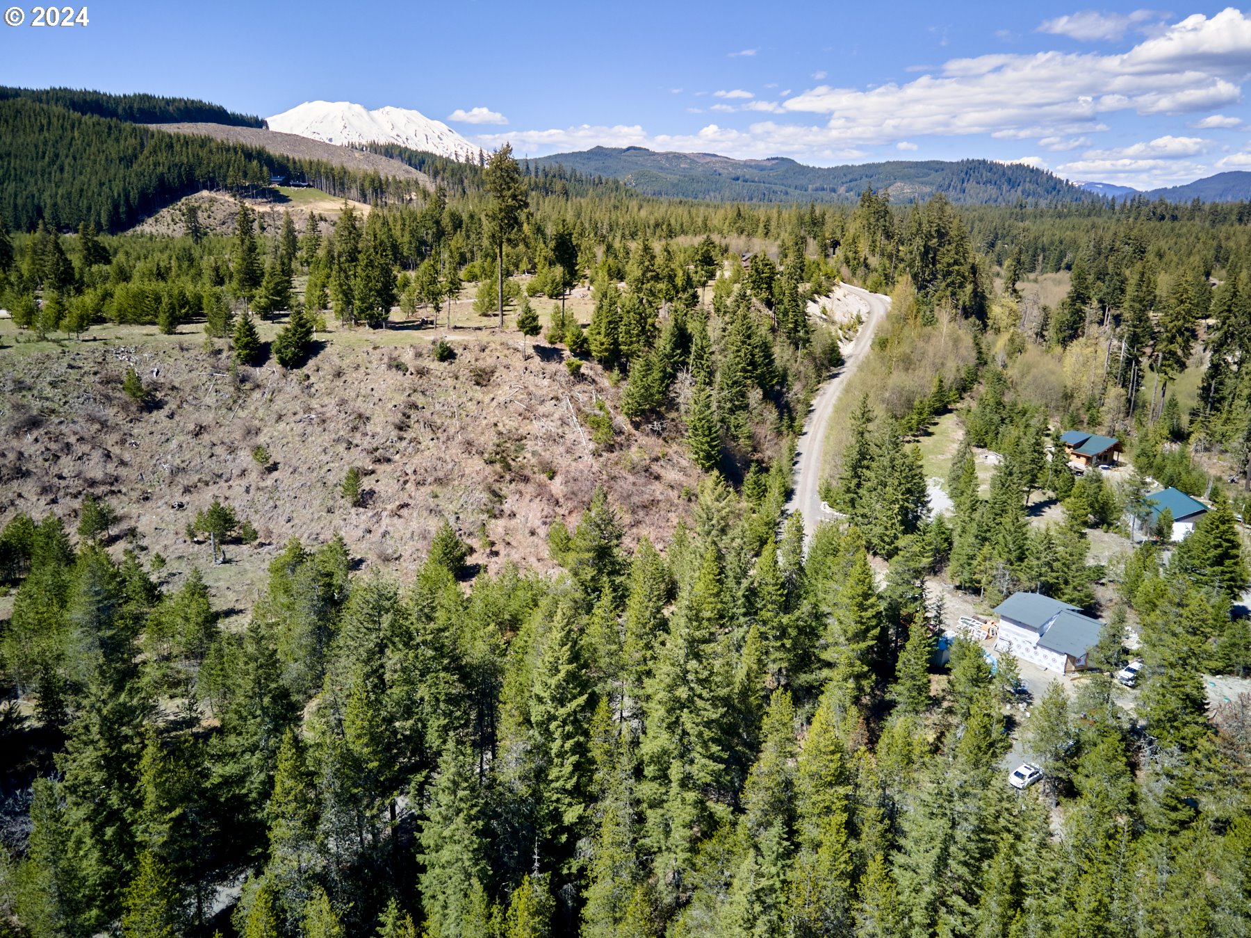 192  Sasquatch Way, Cougar, WA 98616