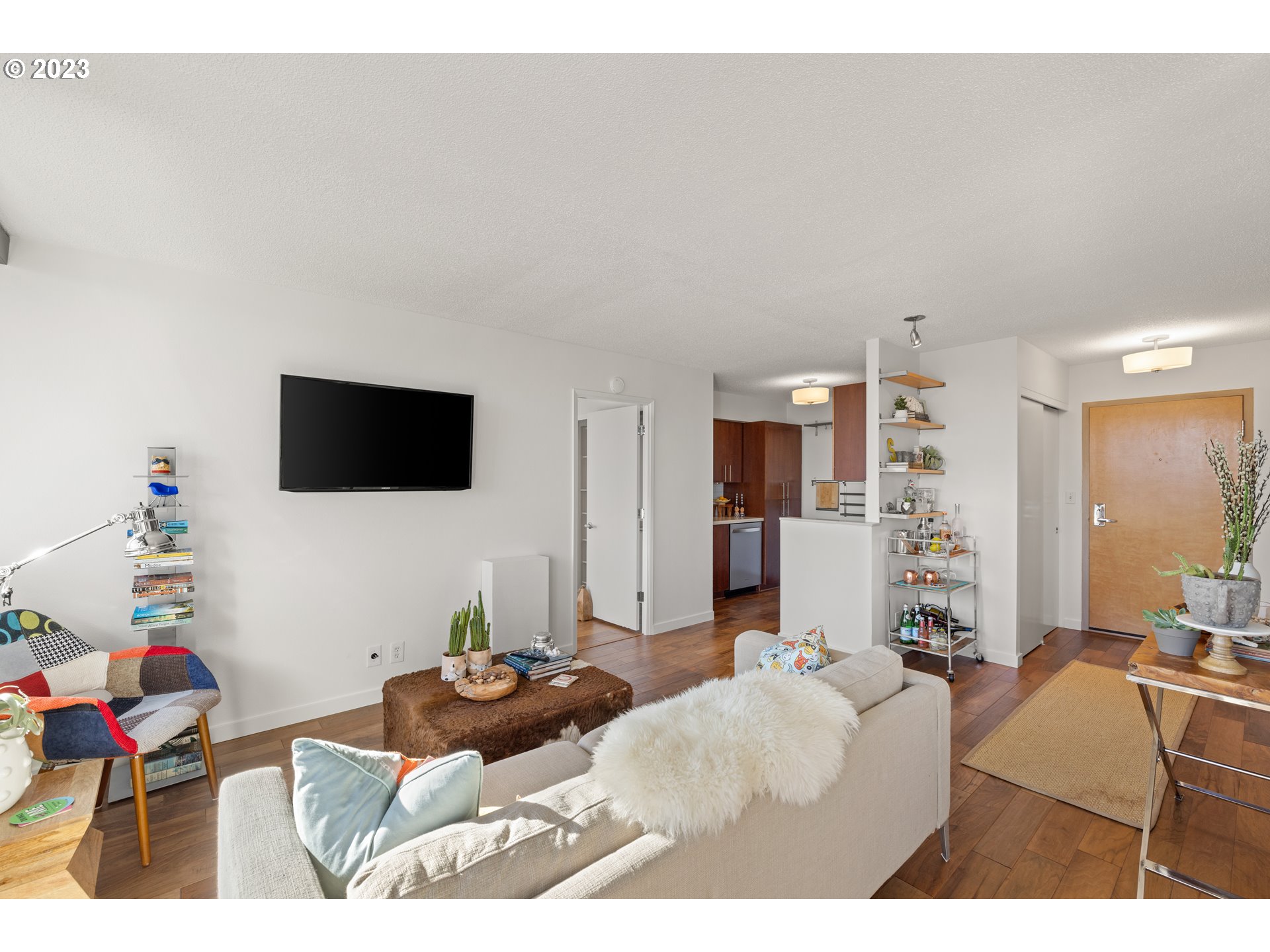 Photo #6: 23012016 Listing 