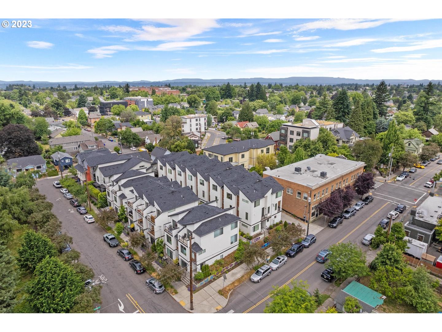 Photo #2: 23014275 Listing 