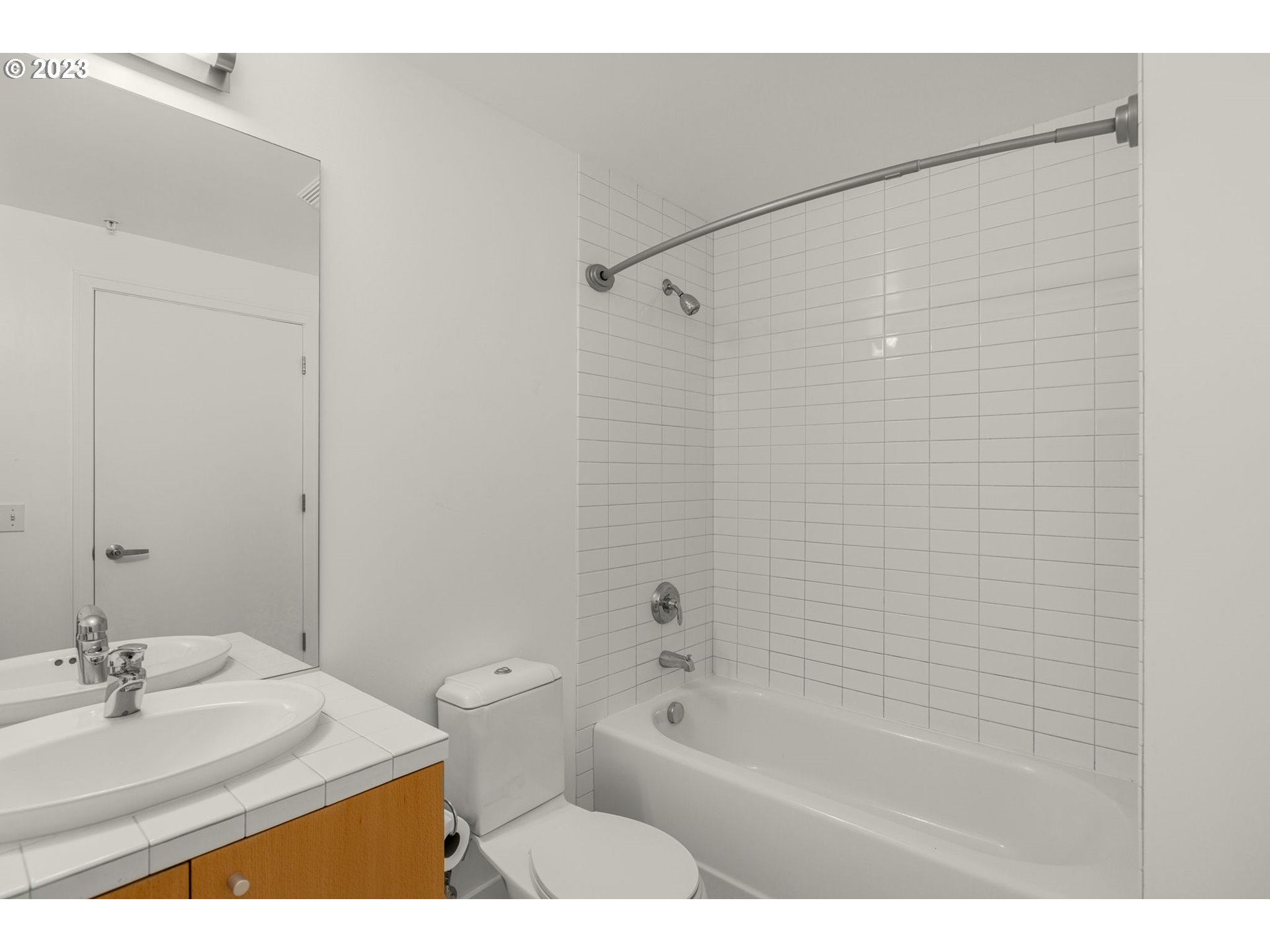 Photo #22: 23016837 Listing 