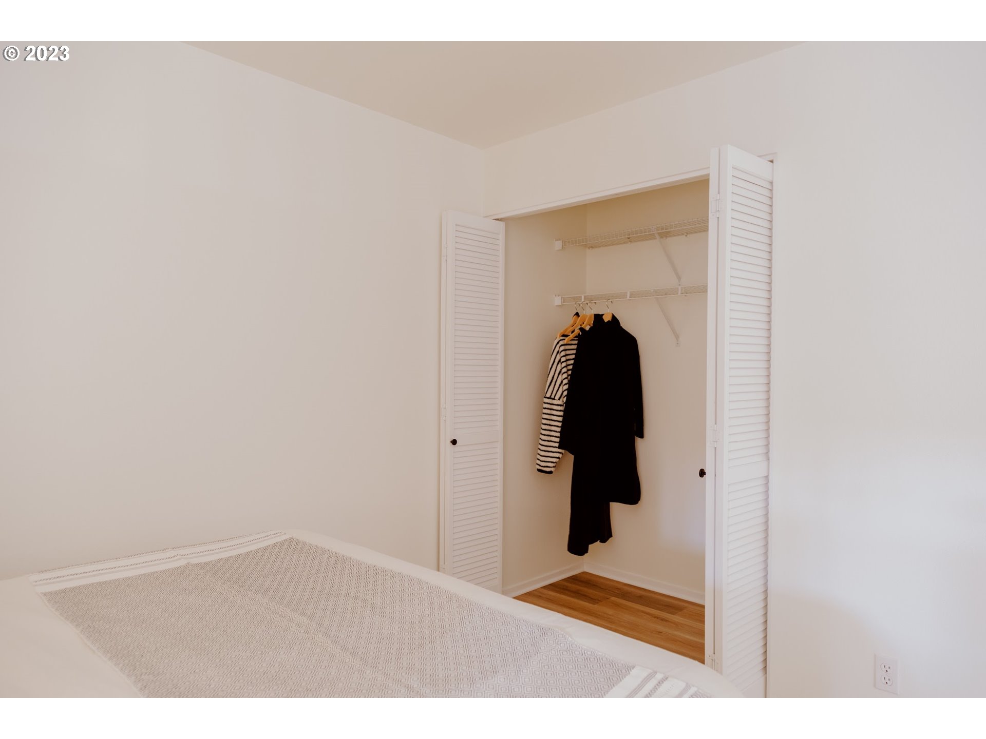 Photo #2: 23020026 Listing 