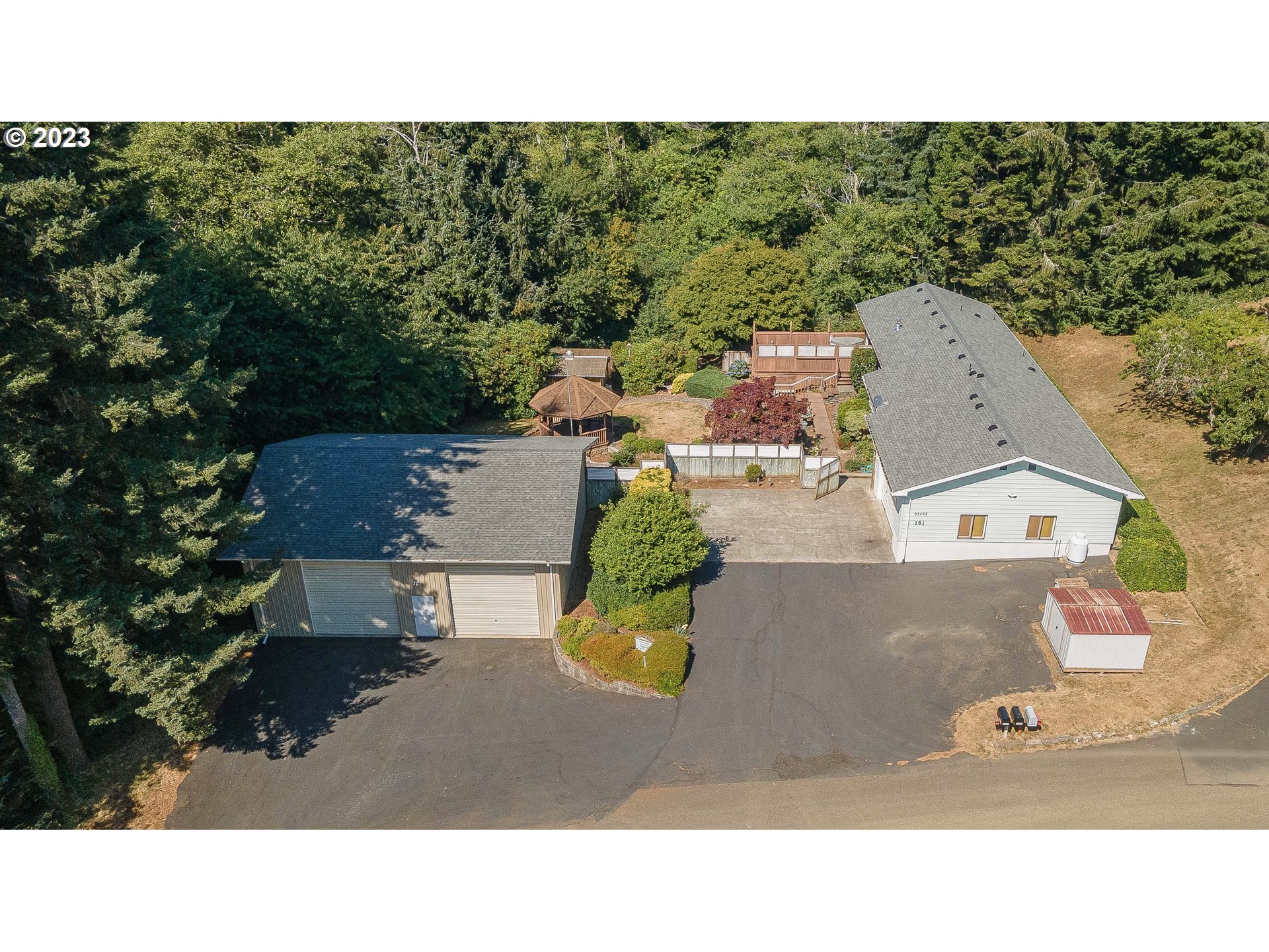 93493 SUNSET LN, North Bend, OR 97459