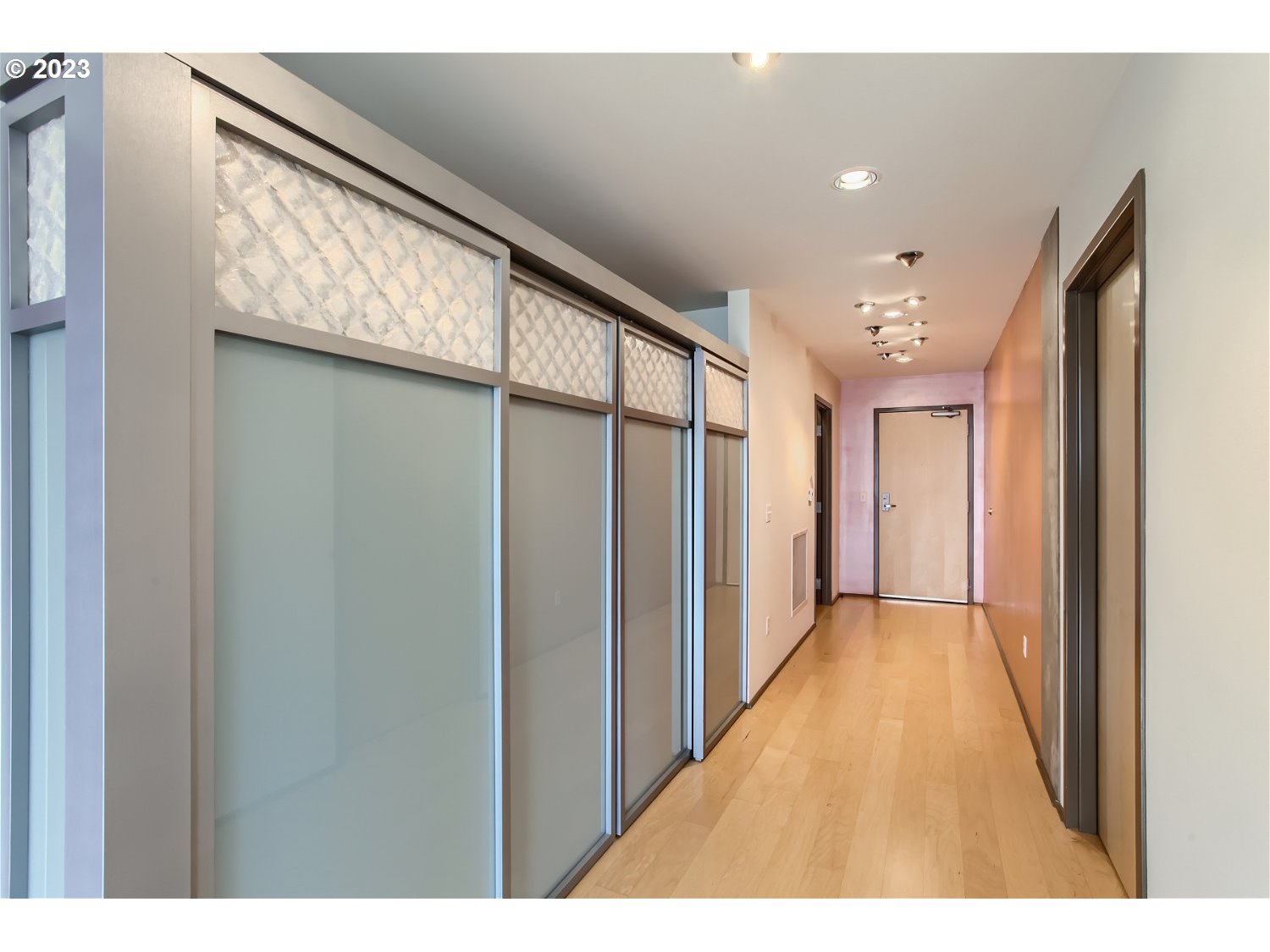 Photo #5: 23022360 Listing 