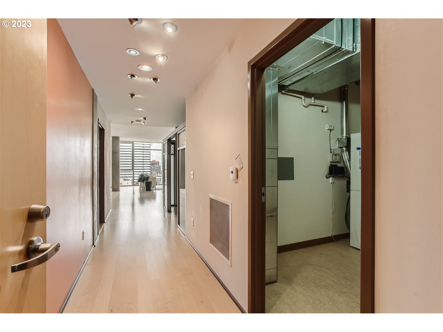 Photo #4: 23022360 Listing 