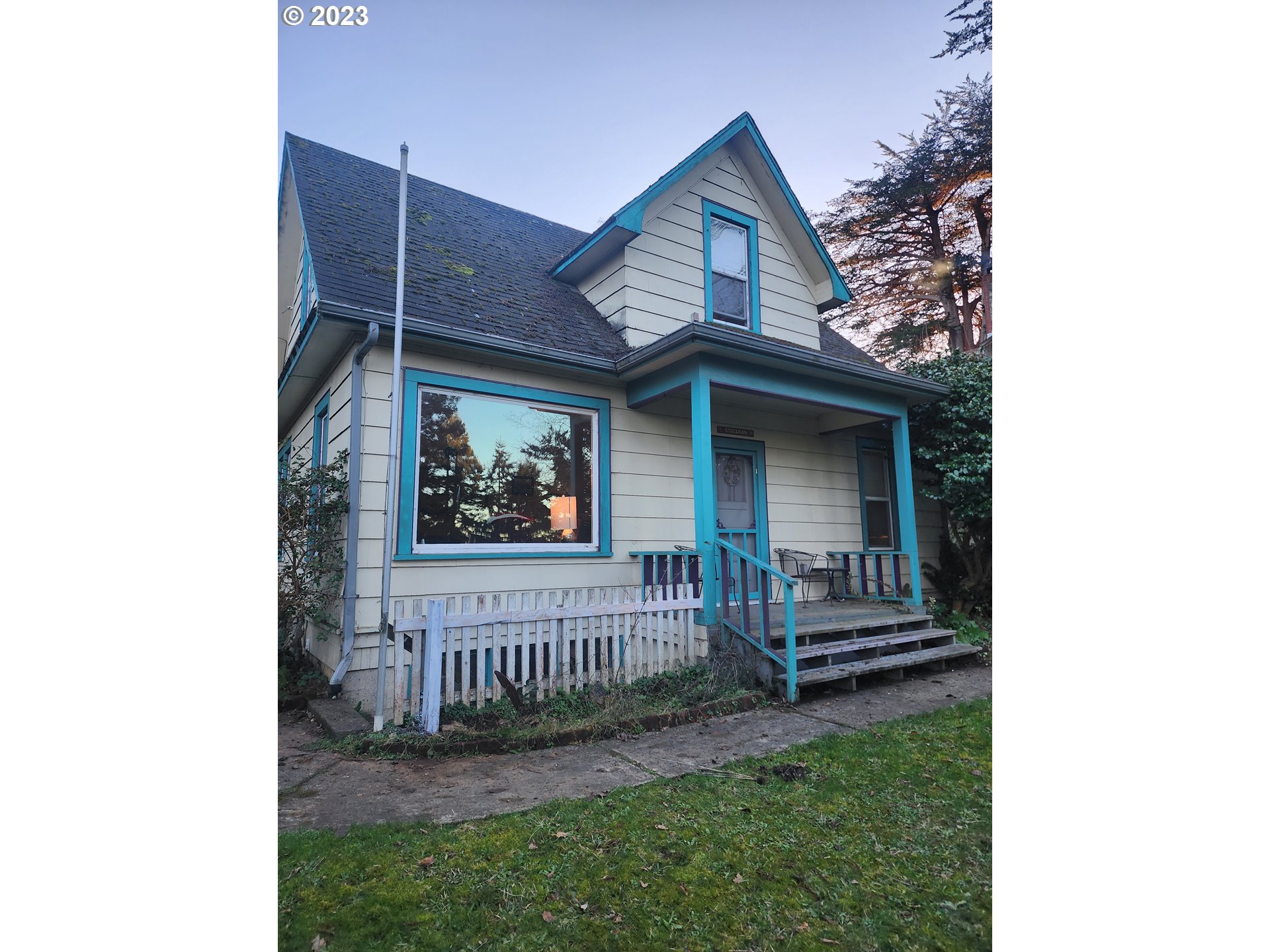 615 GREENWOOD AVE, Coos Bay, OR 97420