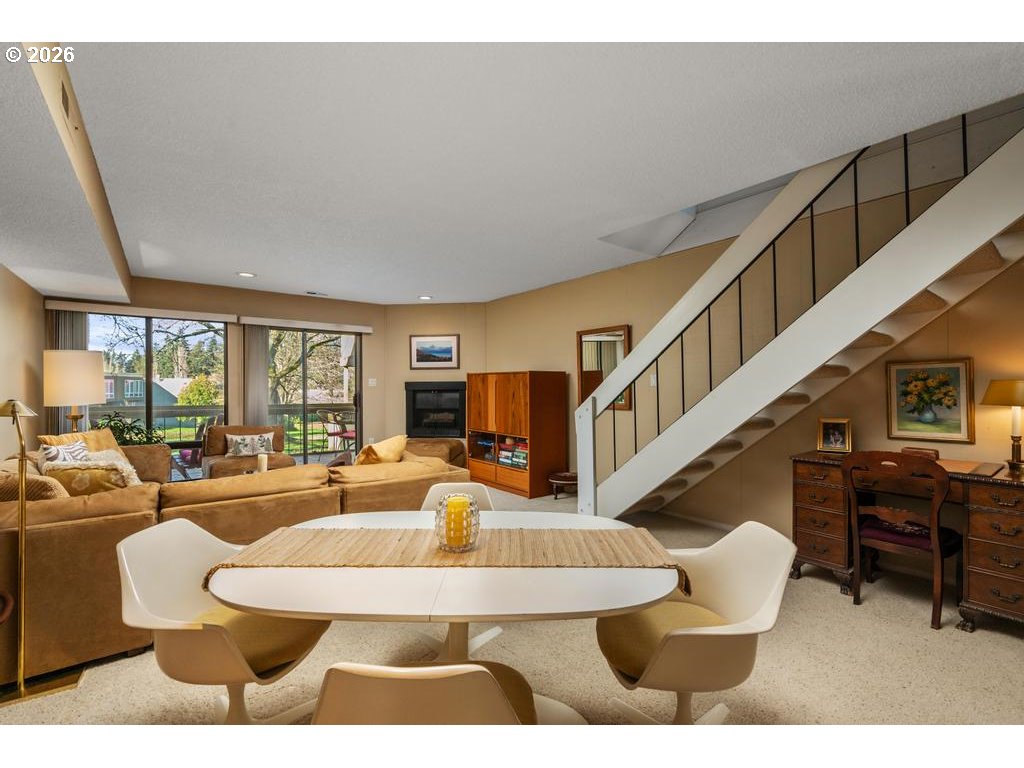 Photo #4: 230253028 Listing: Photo #4