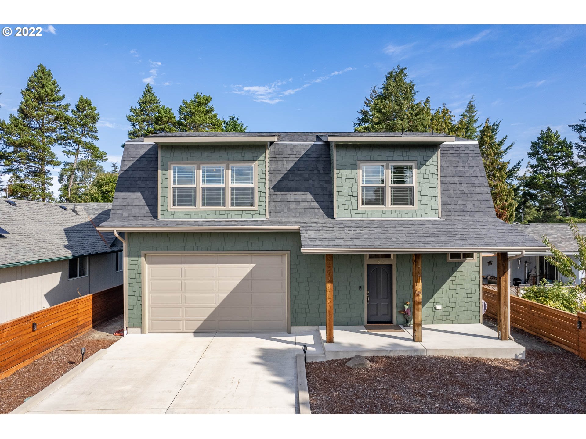 1933 36TH ST, Florence, OR 97439