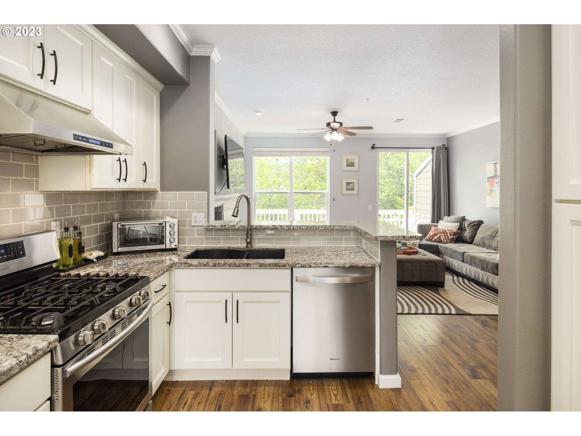 Photo #3: 23029995 Listing 