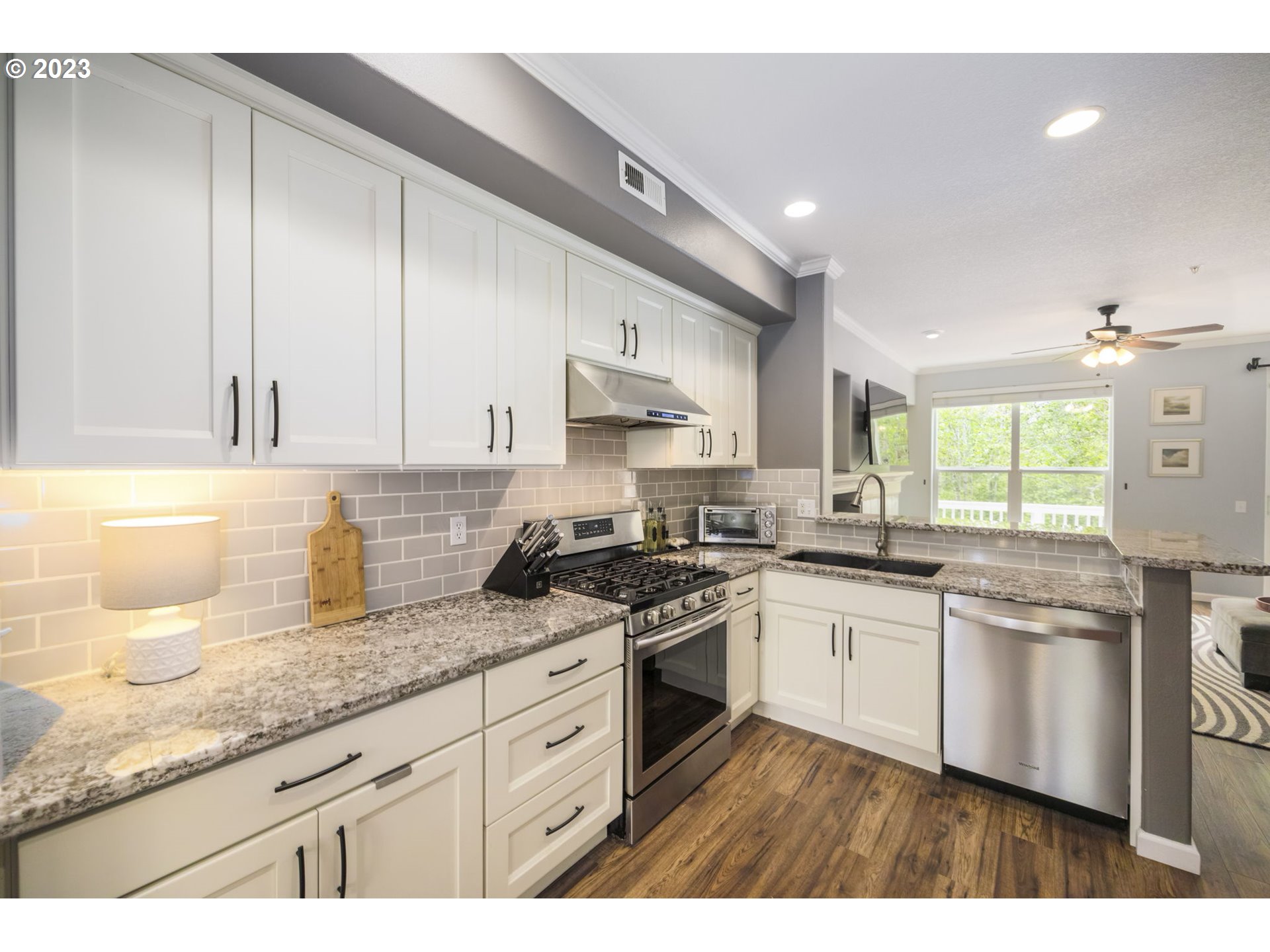 Photo #4: 23029995 Listing 