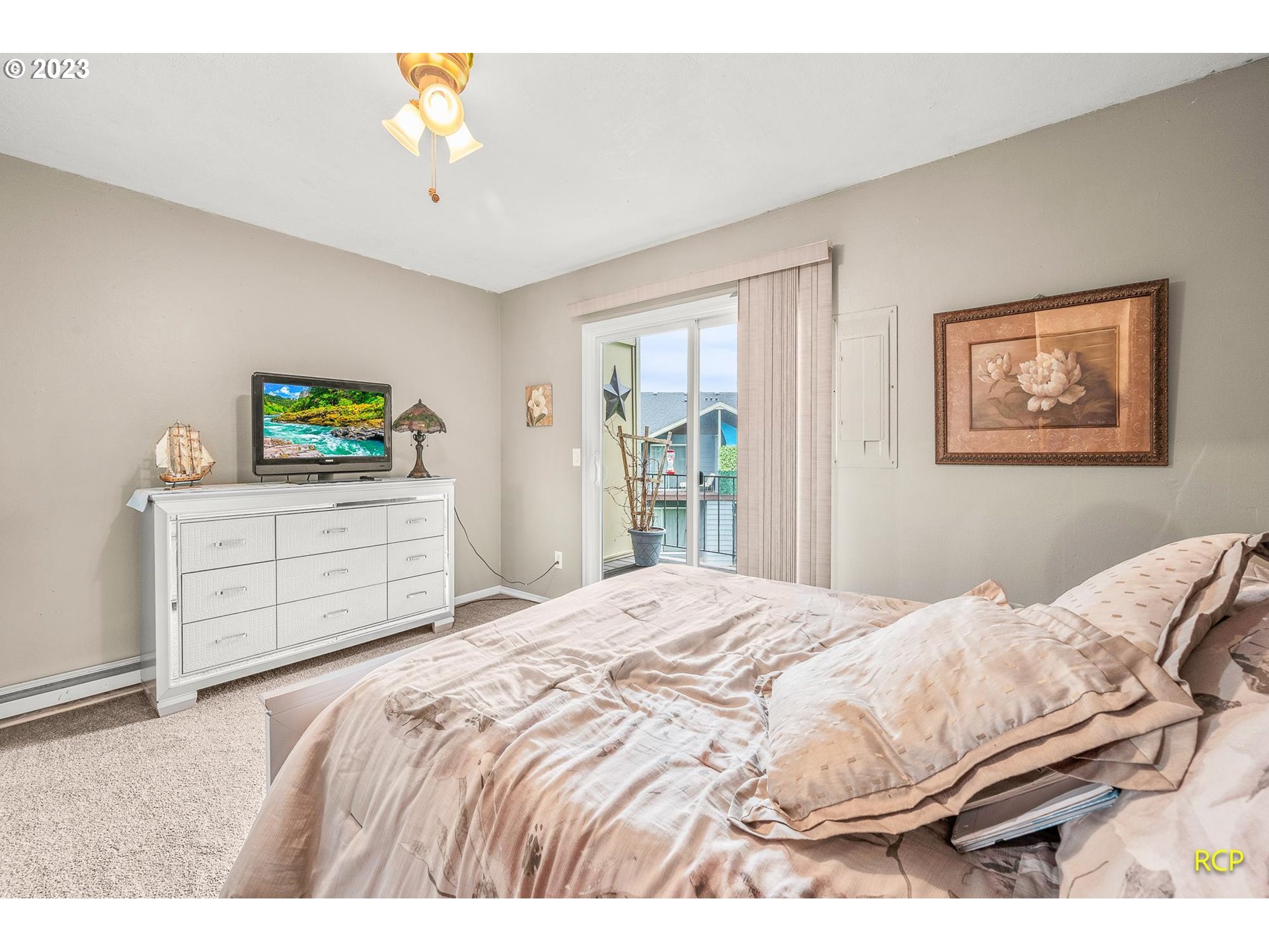 Photo #6: 23036643 Listing 