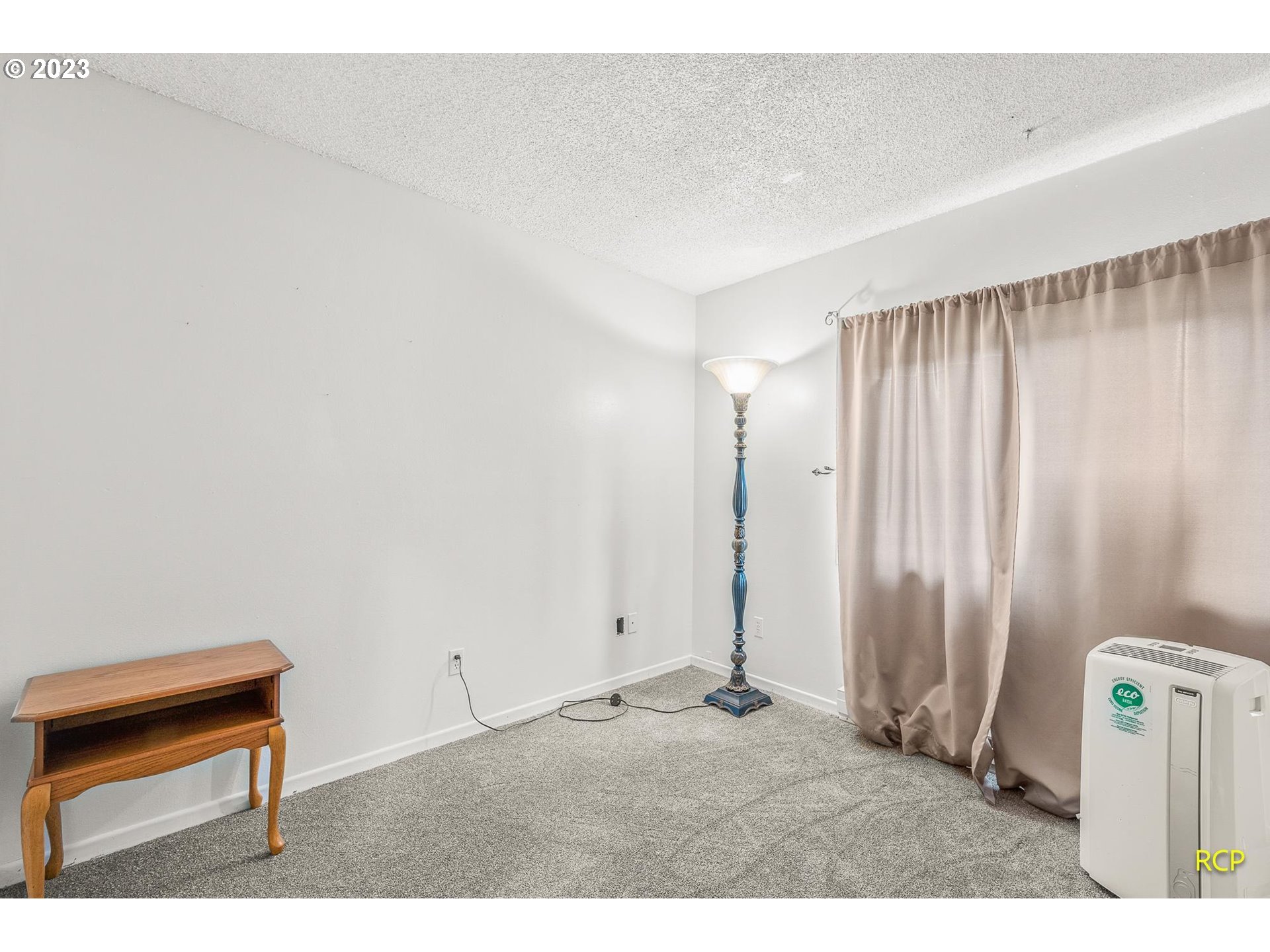Photo #2: 23036643 Listing 