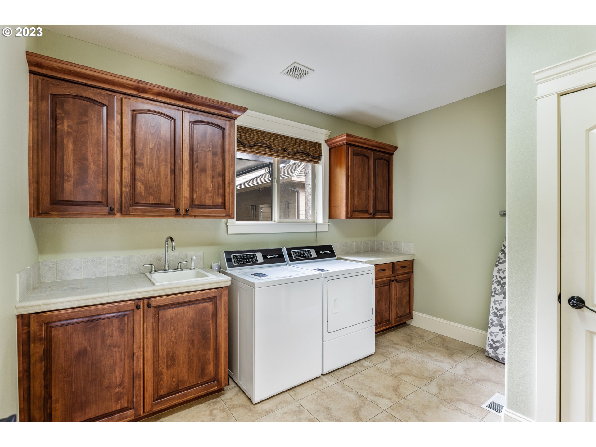 1868 NE 7th Cir, Camas, WA 98607