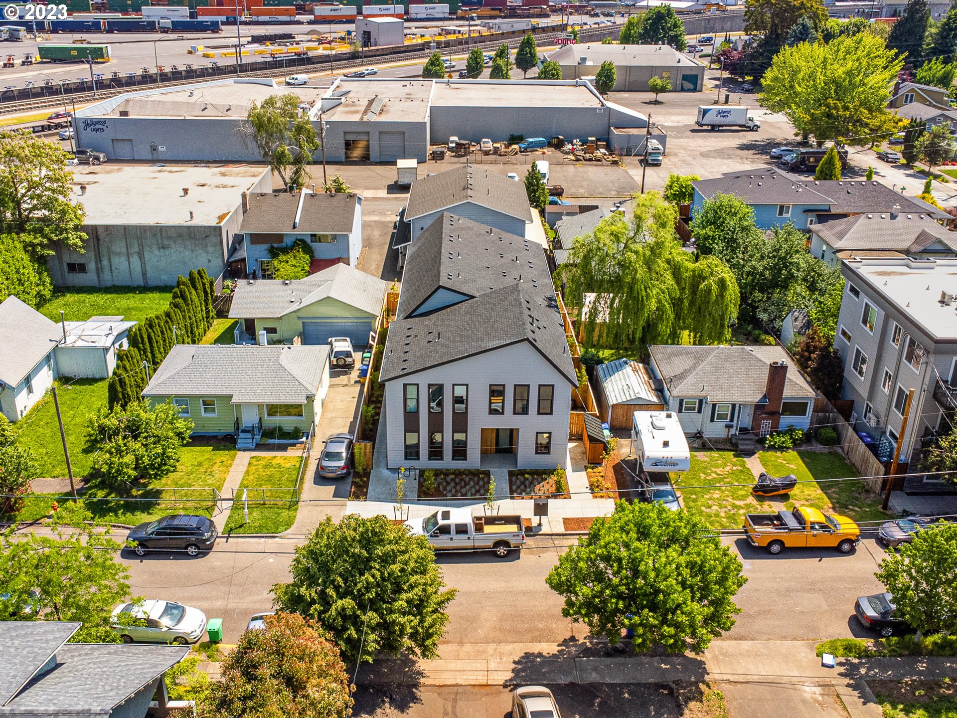 Photo #2: 23040066 Listing 