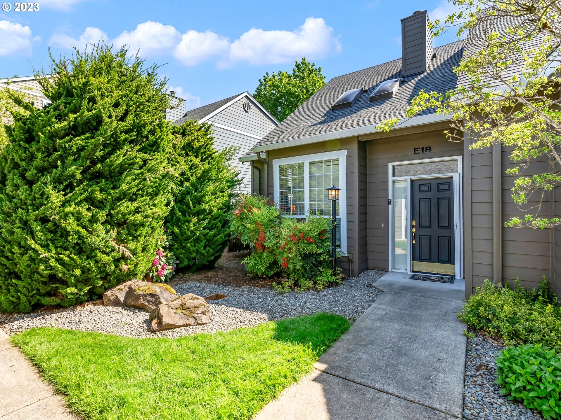 Photo #2: 23040692 Listing 