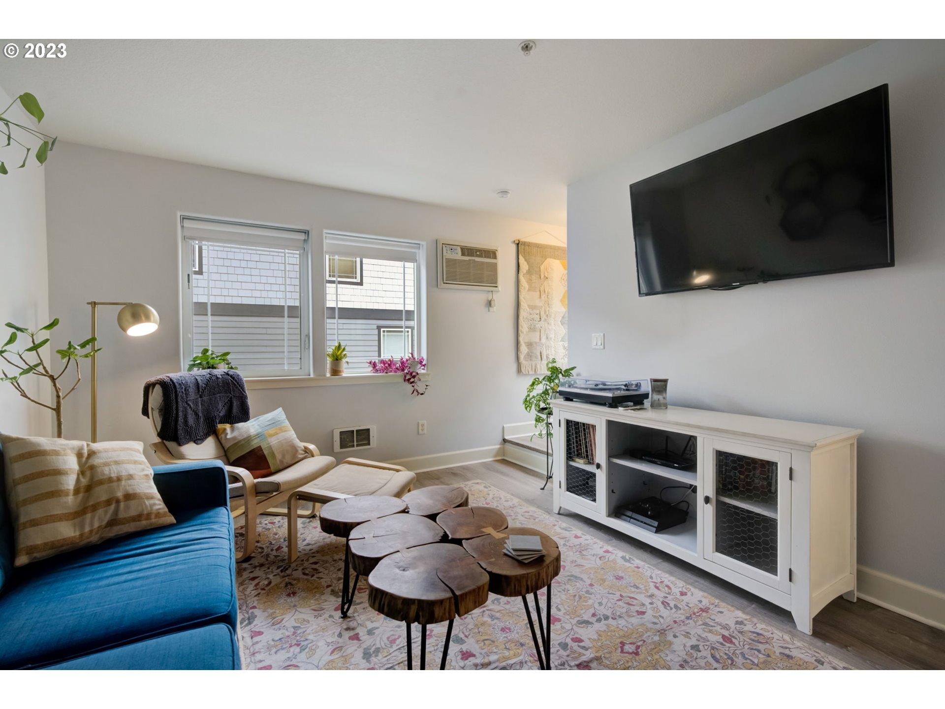 Photo #2: 23043112 Listing 