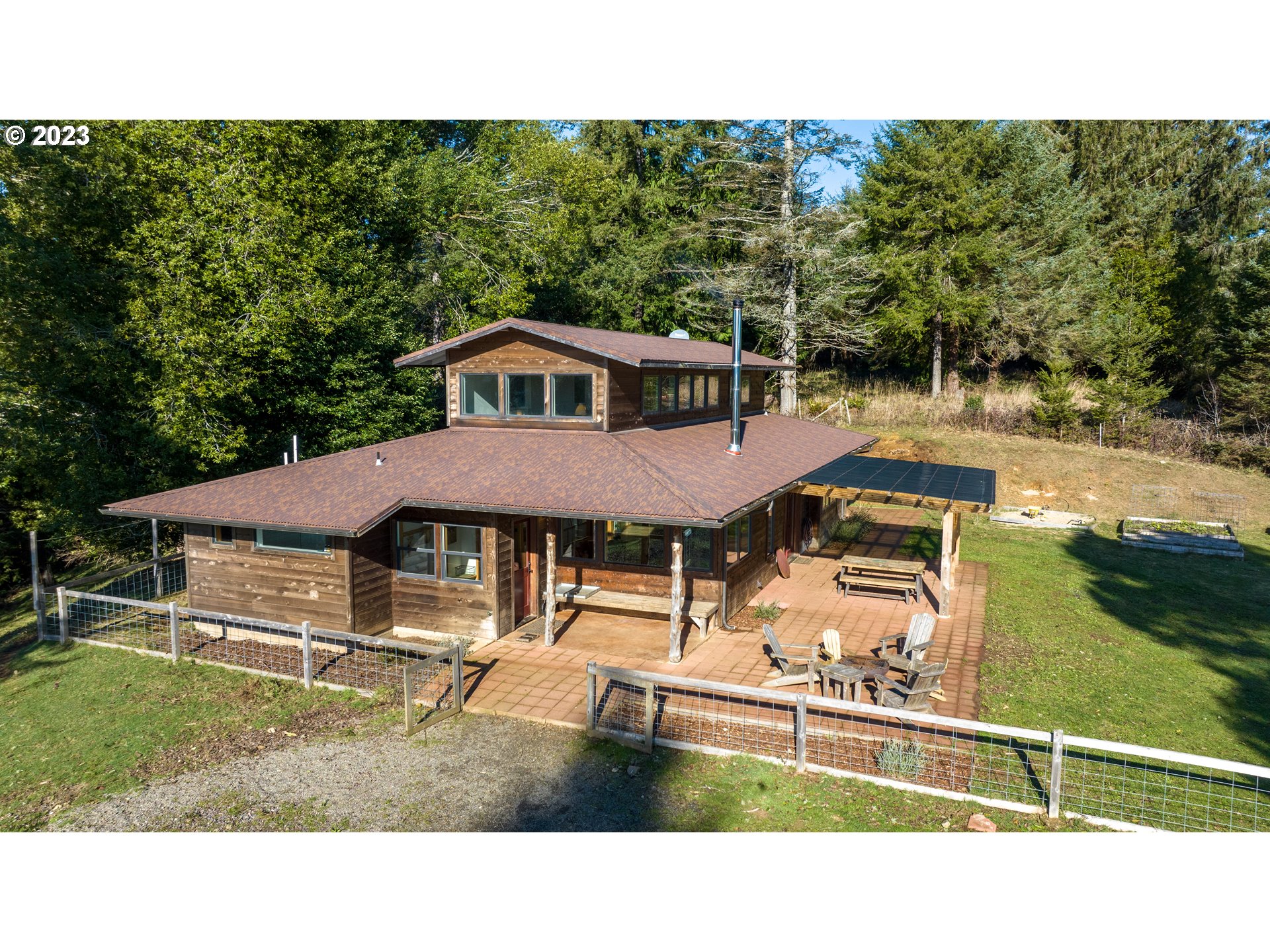91729 NORTH BANK LN, Coquille, OR 97423