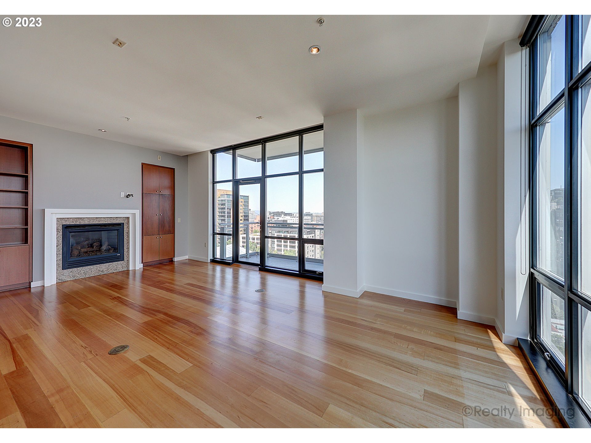 Photo #2: 23044225 Listing 