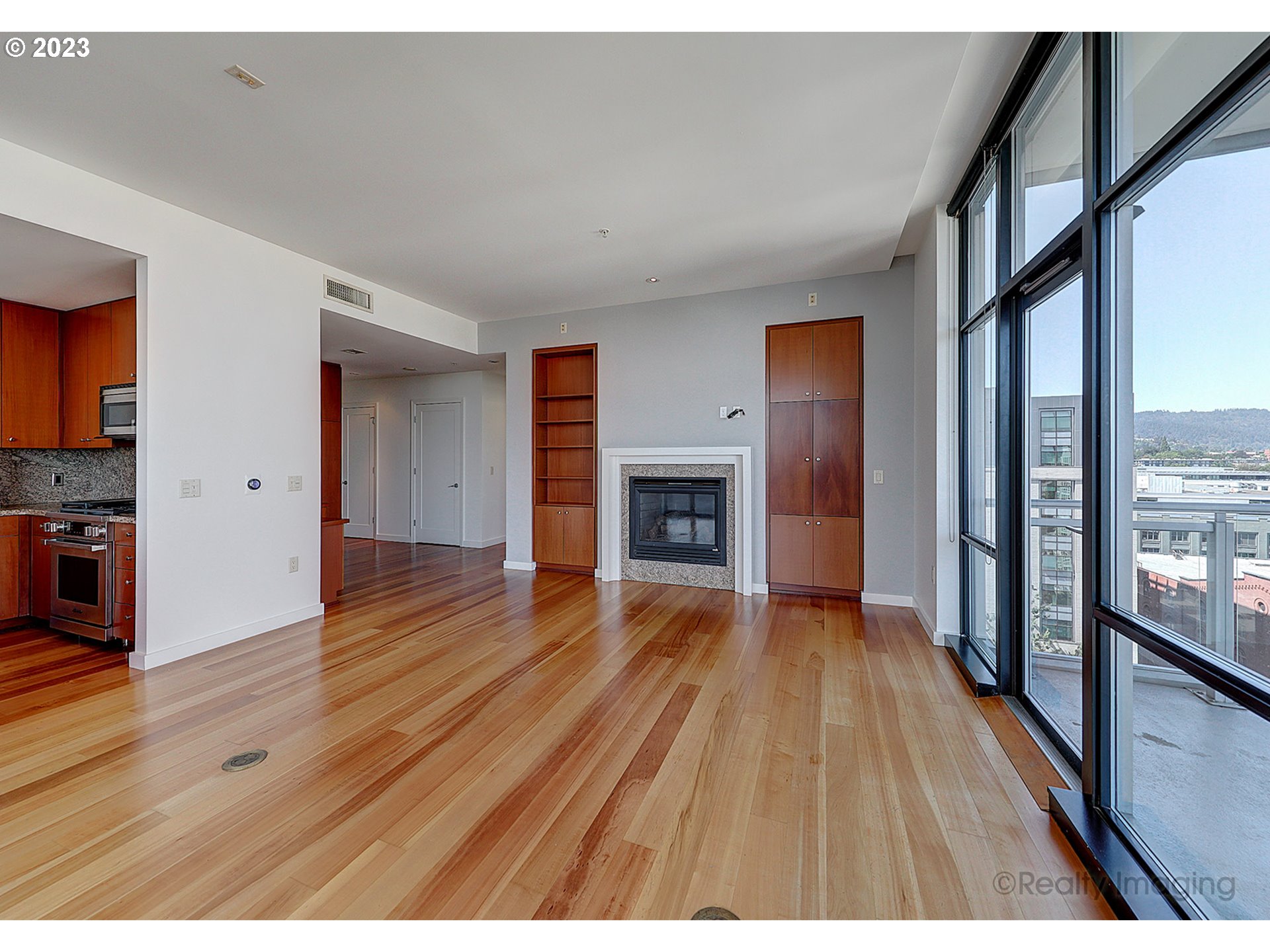 Photo #3: 23044225 Listing 