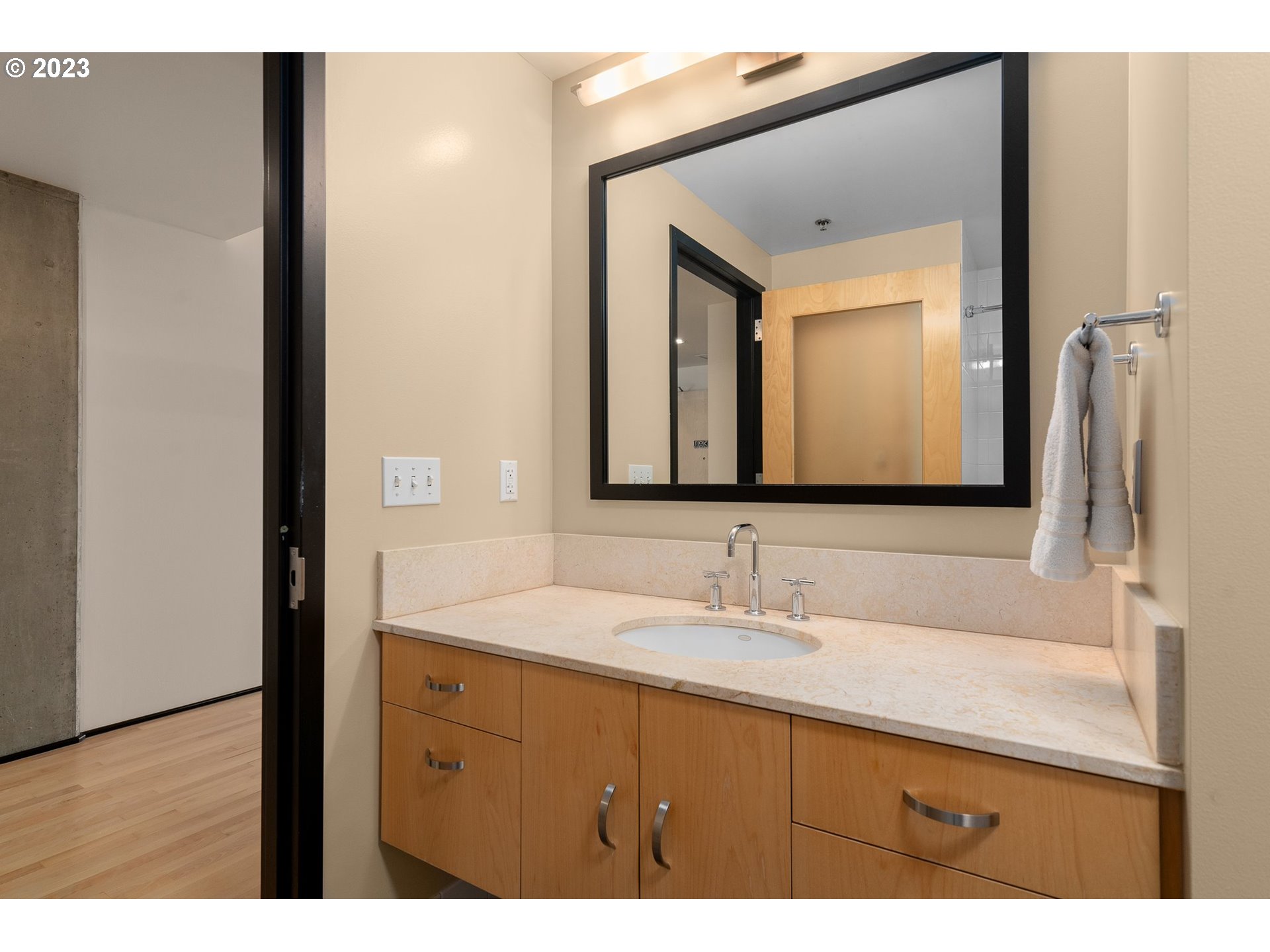 Photo #13: 23046075 Listing 