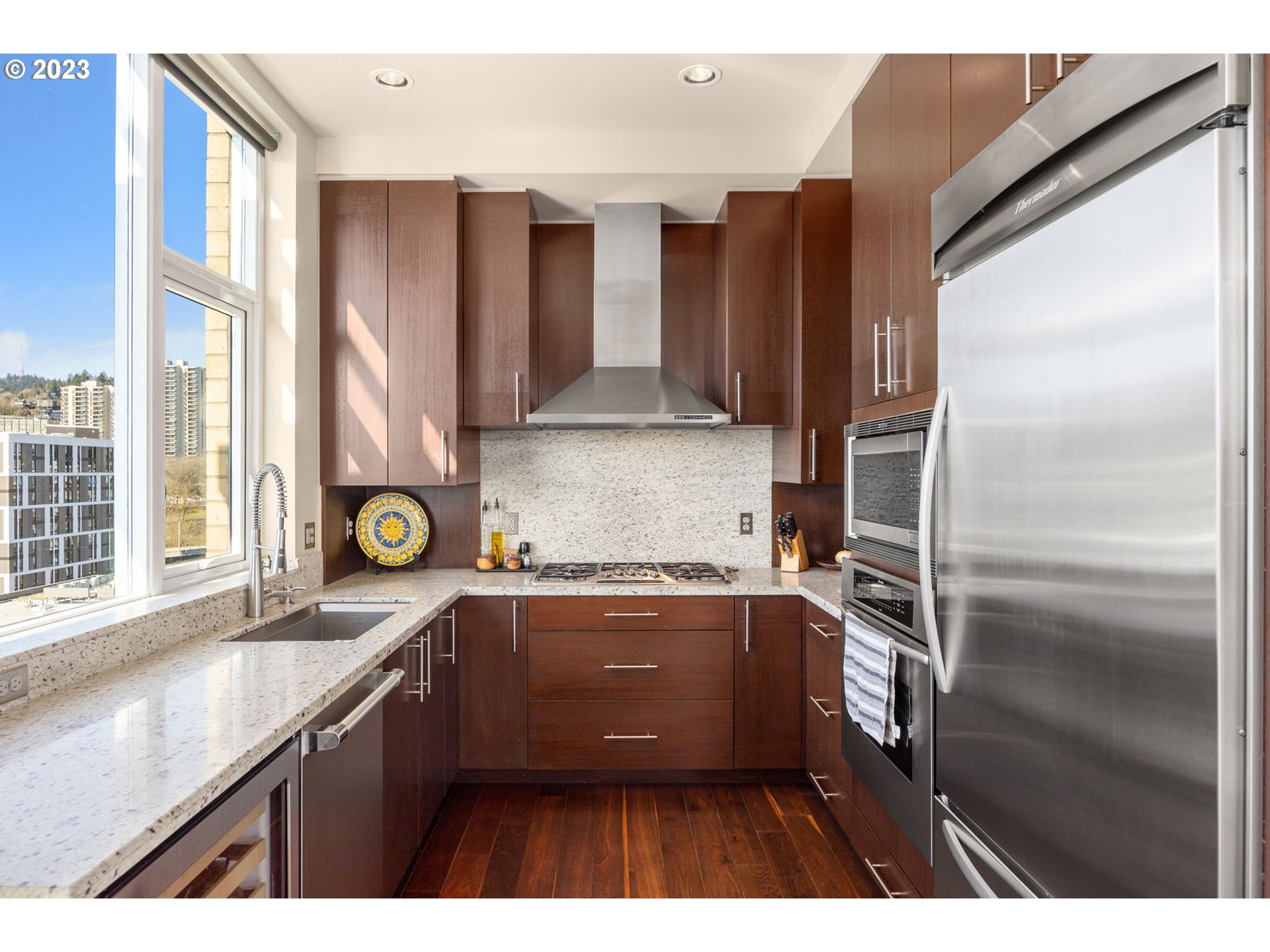 Photo #6: 23046878 Listing 