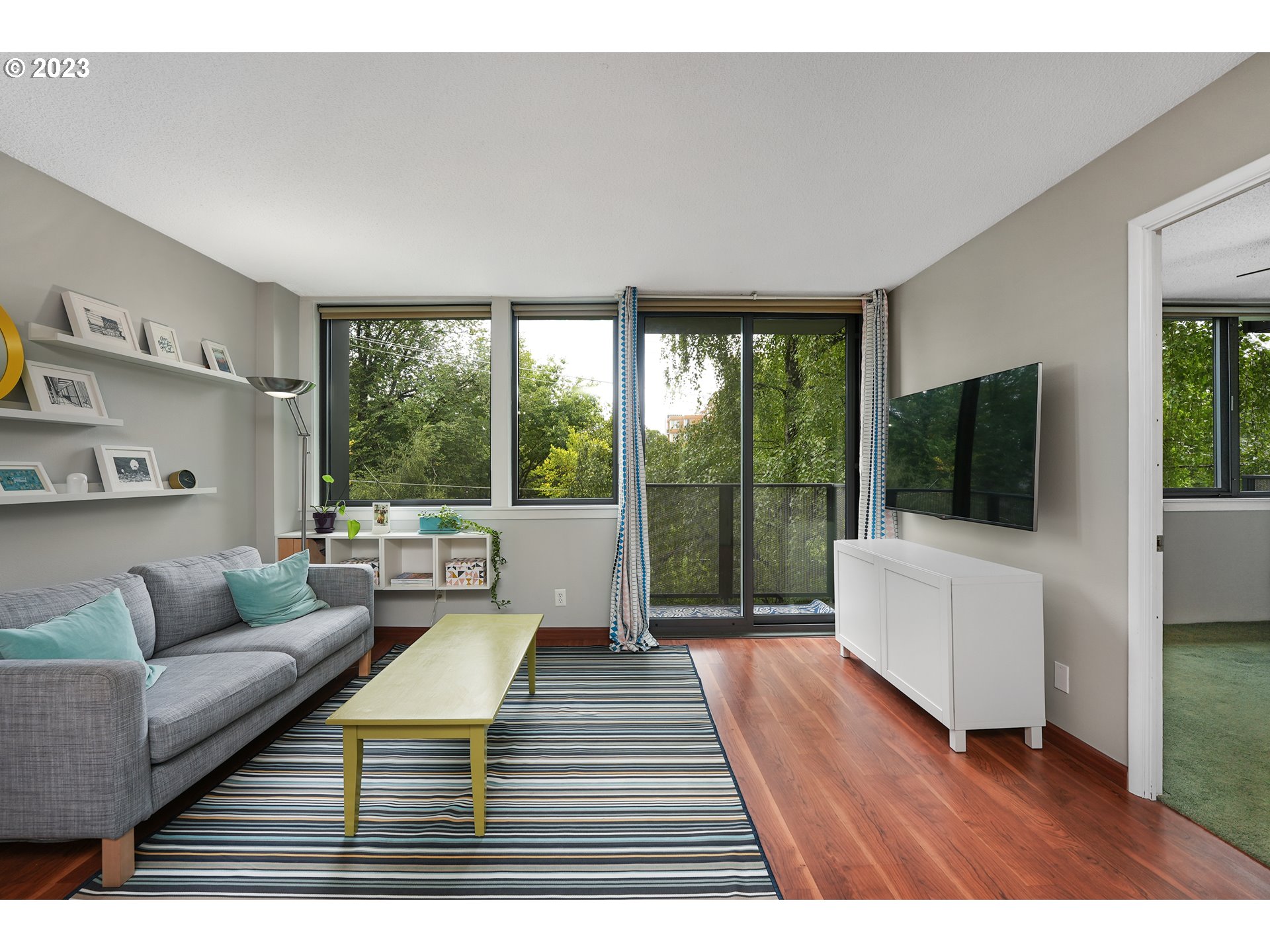 Photo #17: 23047097 Listing 