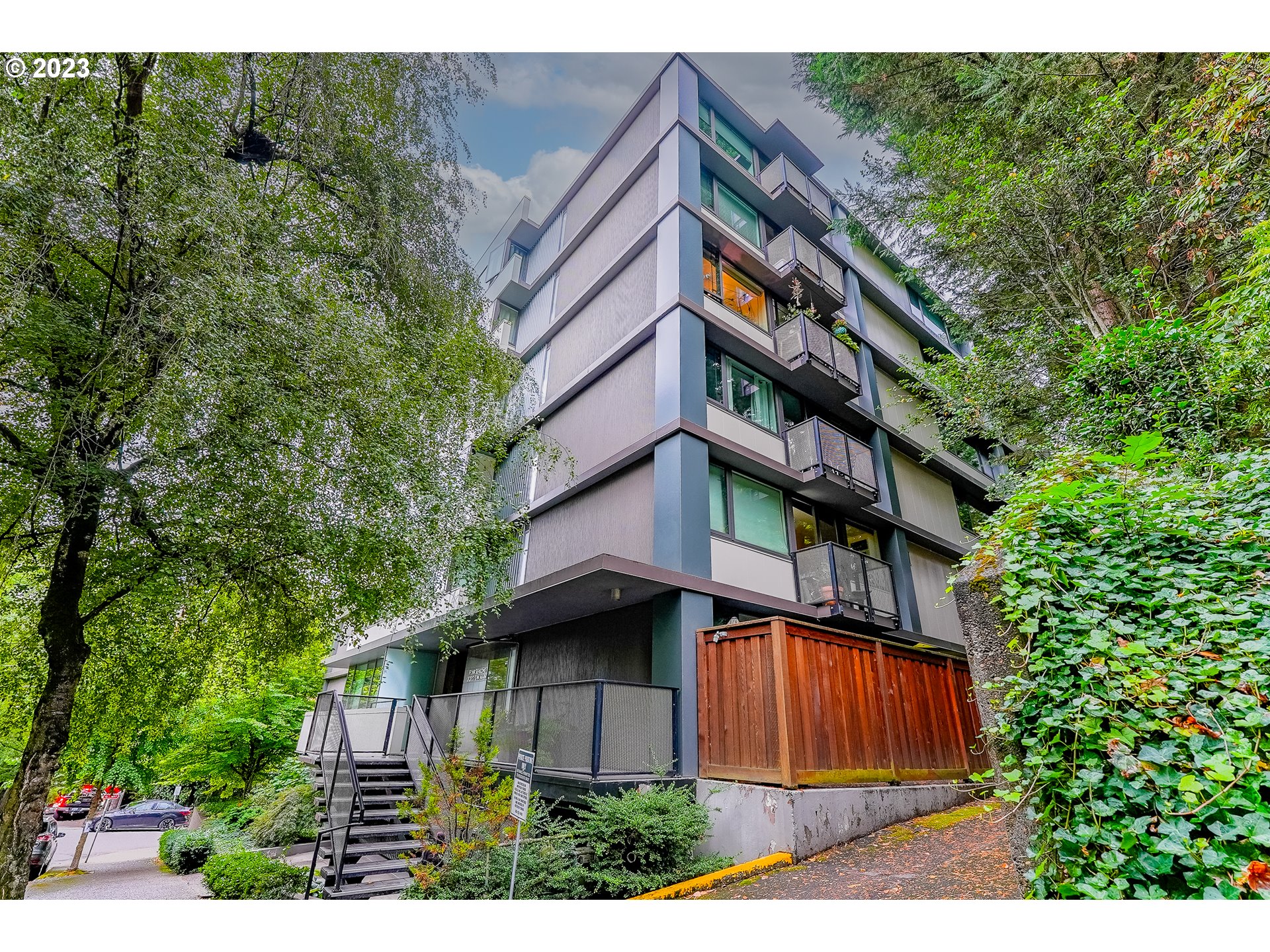 Photo #12: 23047097 Listing 