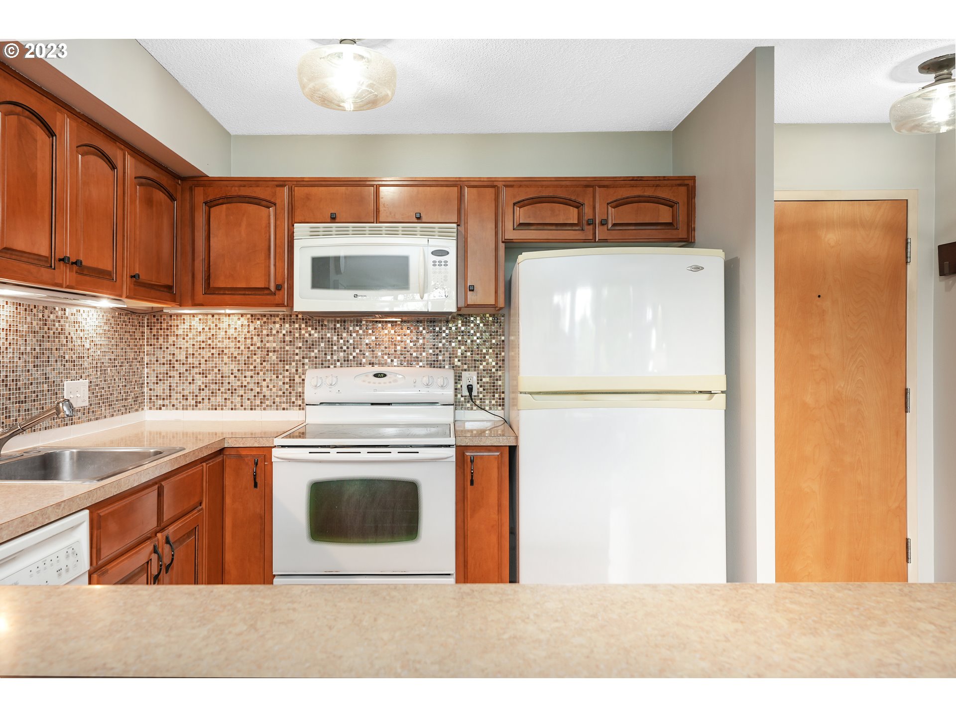 Photo #20: 23047097 Listing 