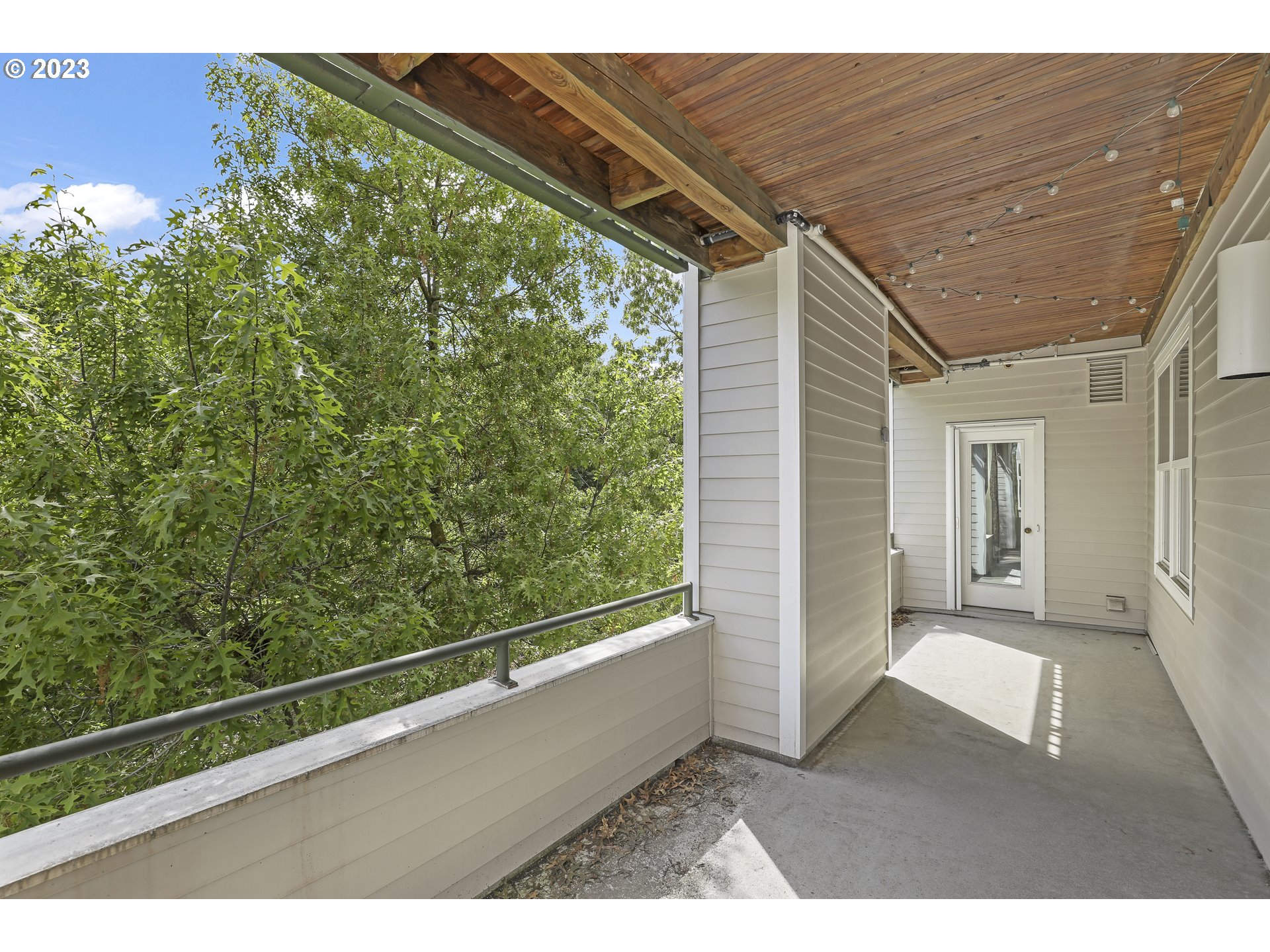 Photo #10: 23051045 Listing 
