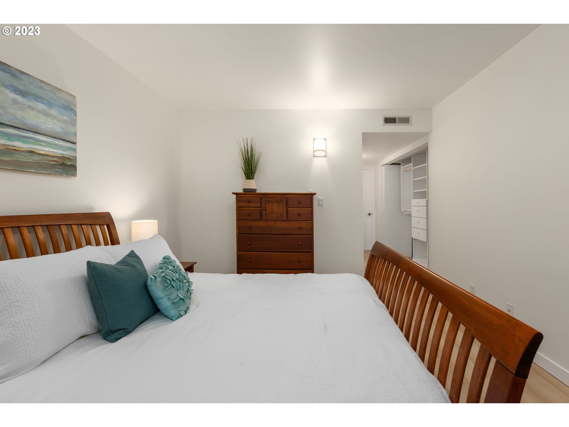 Photo #4: 23051770 Listing 