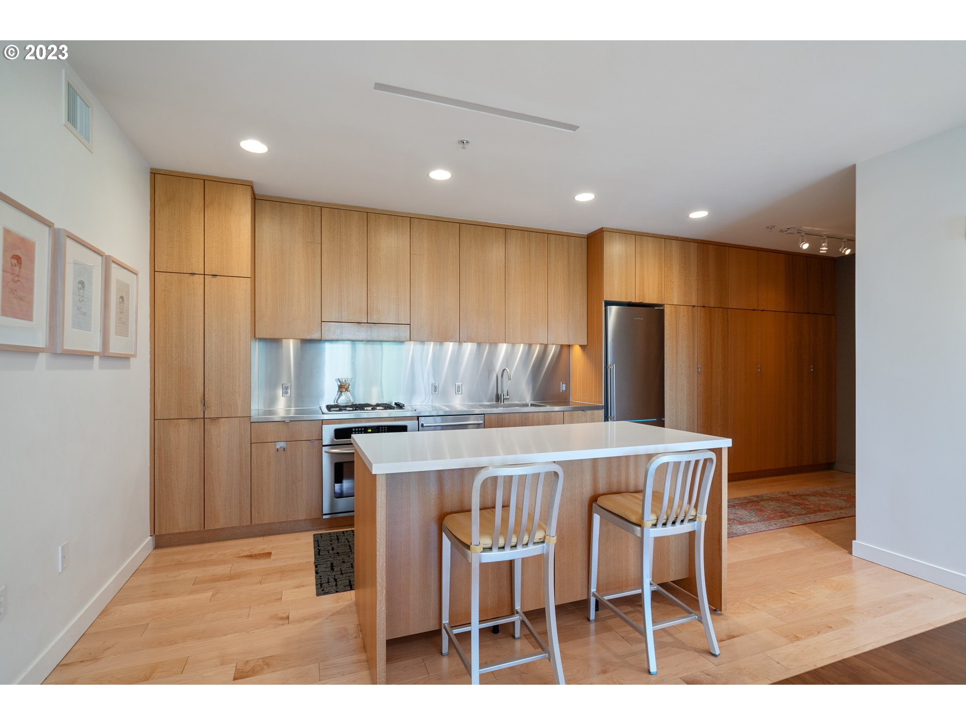 Photo #3: 23052475 Listing 