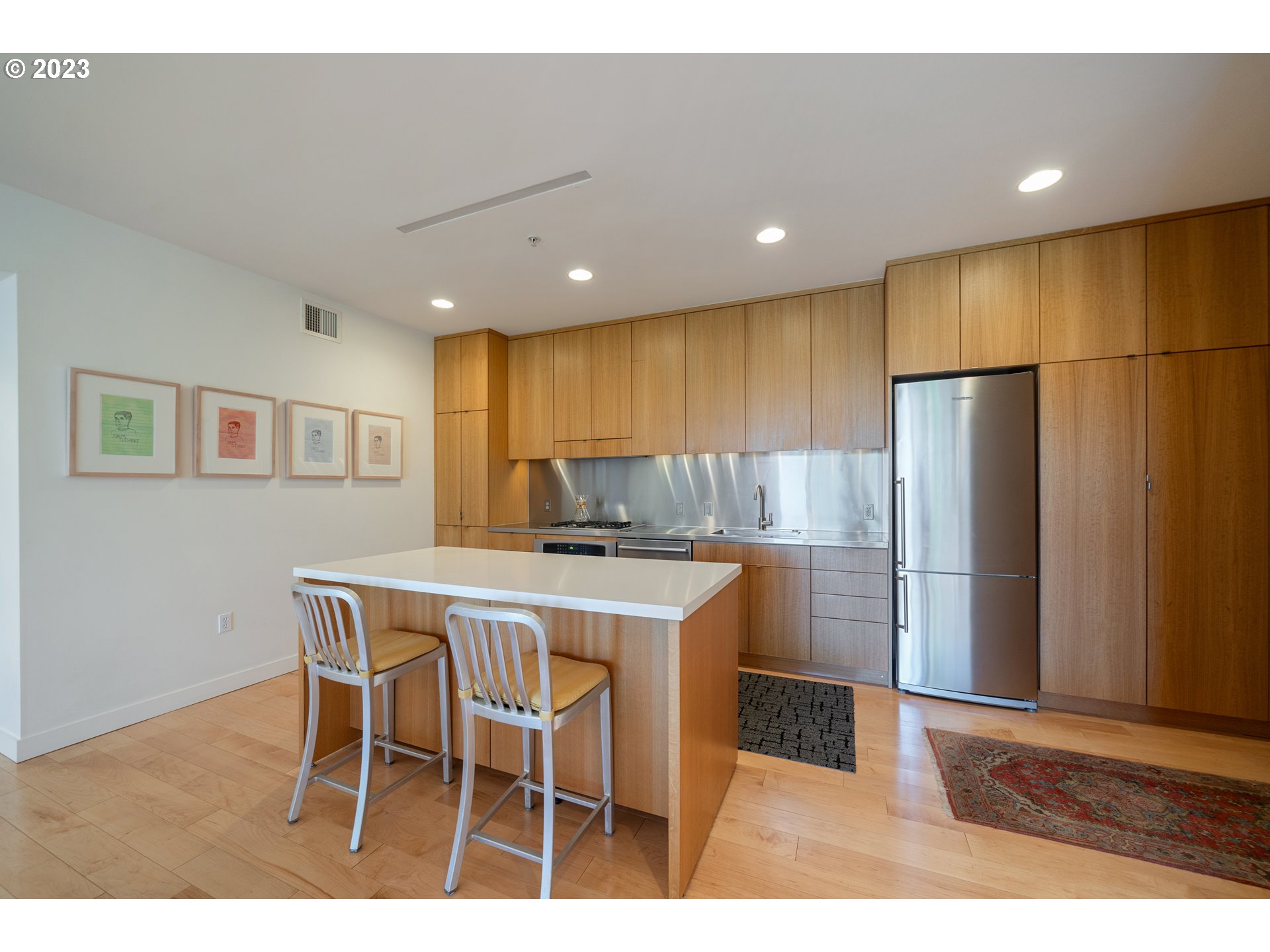 Photo #2: 23052475 Listing 
